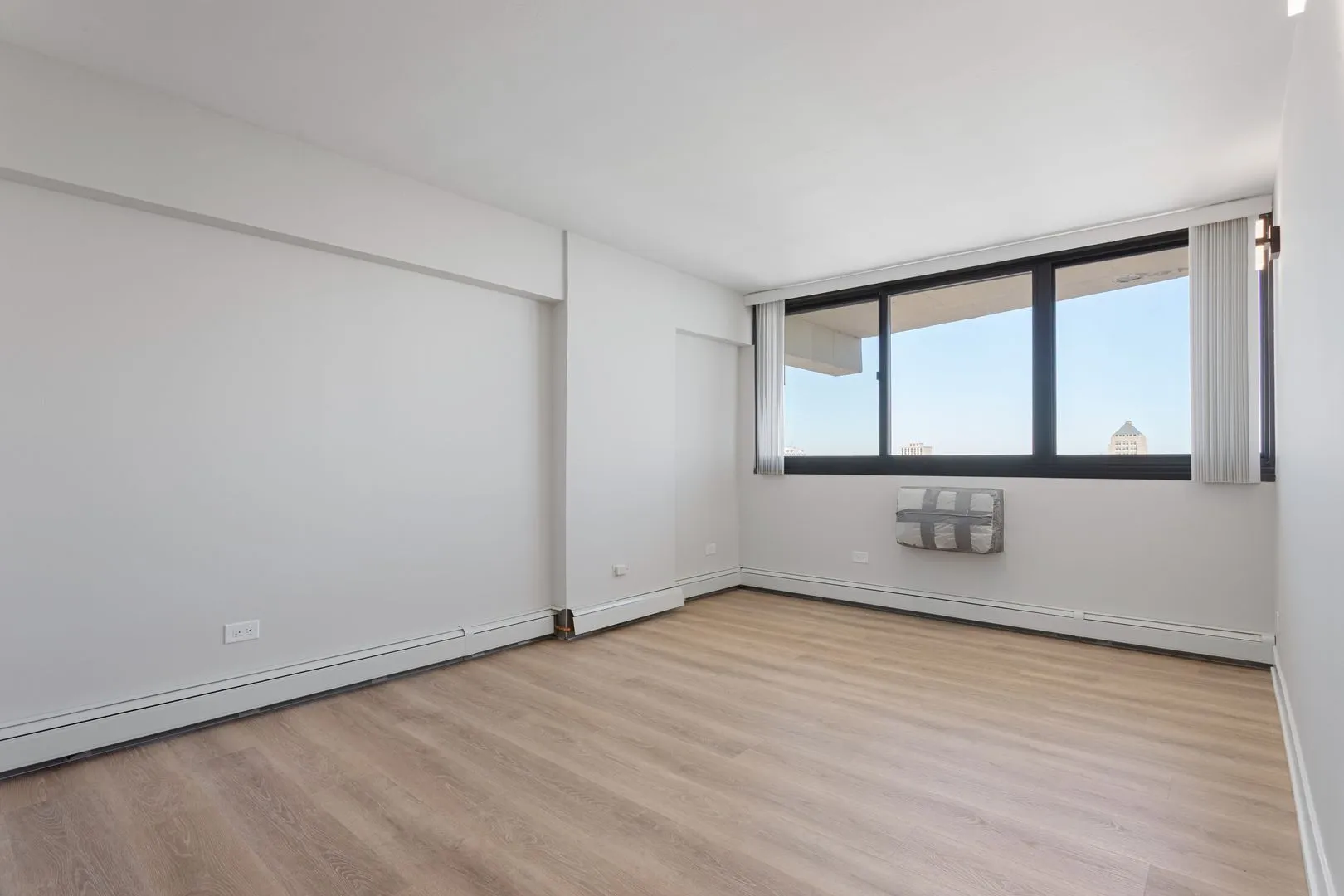6166 N Sheridan Rd, ,  60660, USA 60660-unit#14C-Chicago-IL