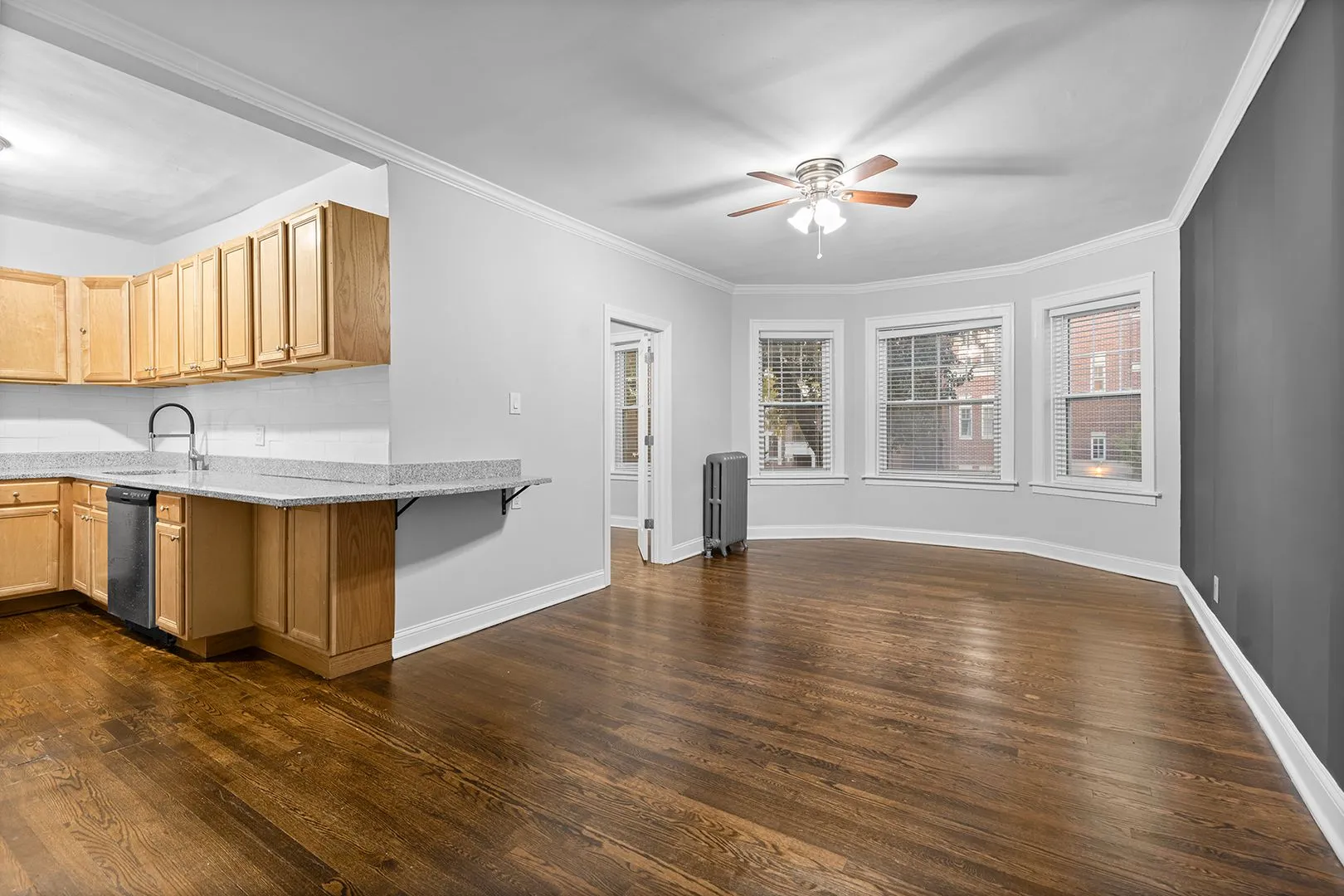 6118 N Winthrop Ave, , 60660, USA 60660-unit#2E-Chicago-IL