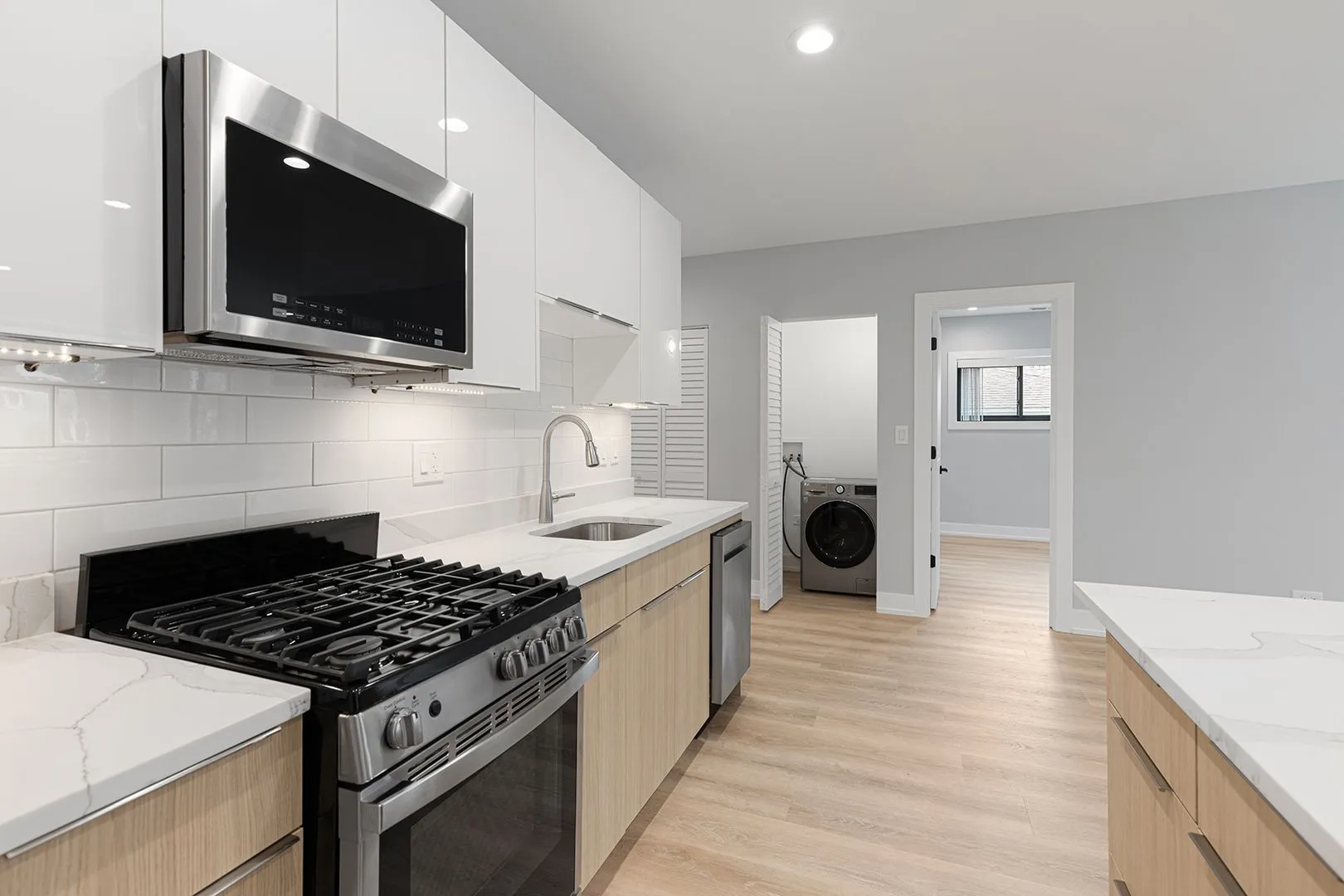 1548 W Juneway Terrace, , 60626, USA 60626-unit#1A-Chicago-IL