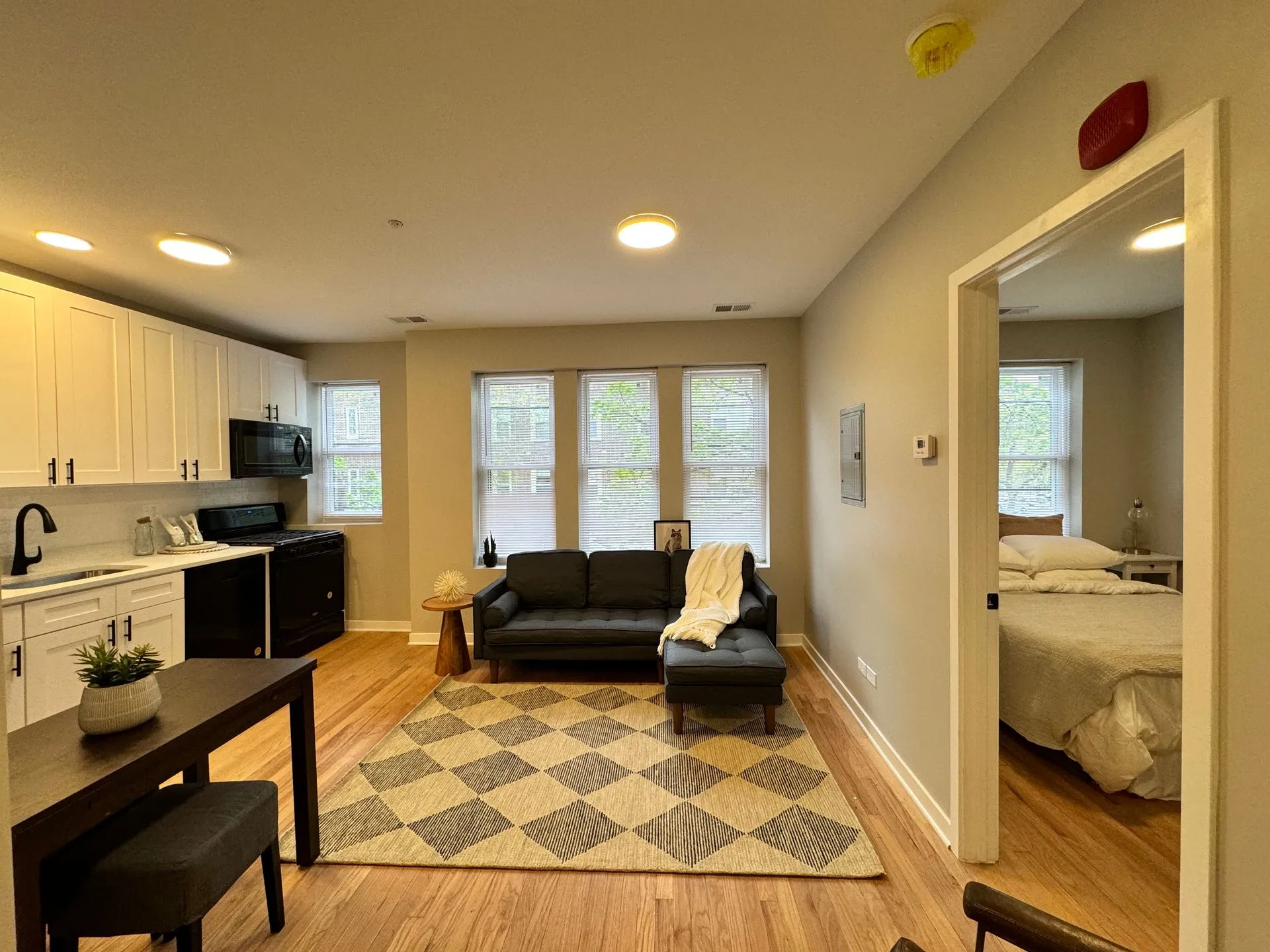 3055 W Leland Ave, , 60625, USA 60625-unit#B03-Chicago-IL