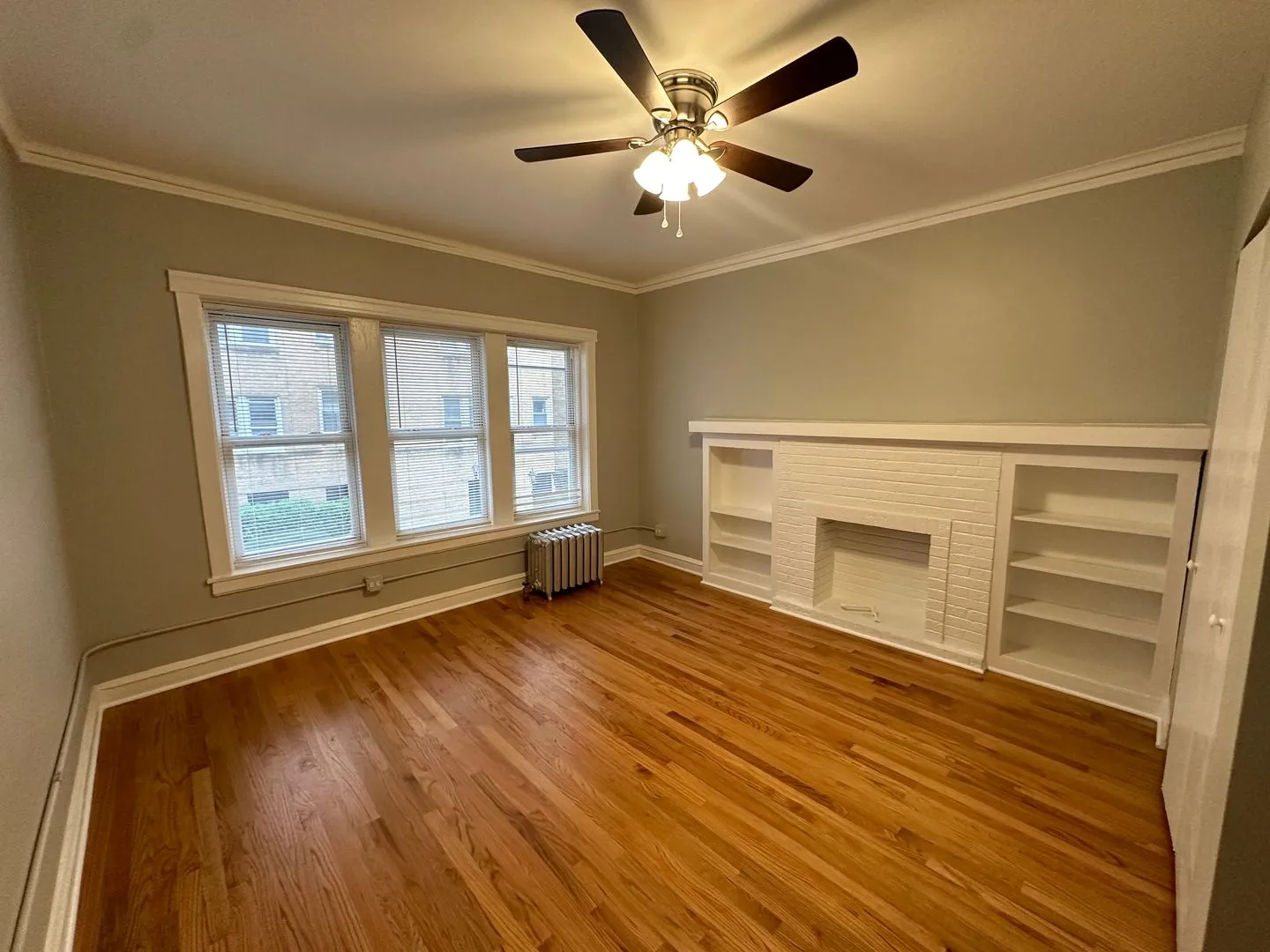 4902 N St Louis Ave, ,  60625, USA 60625-unit#2E-Chicago-IL