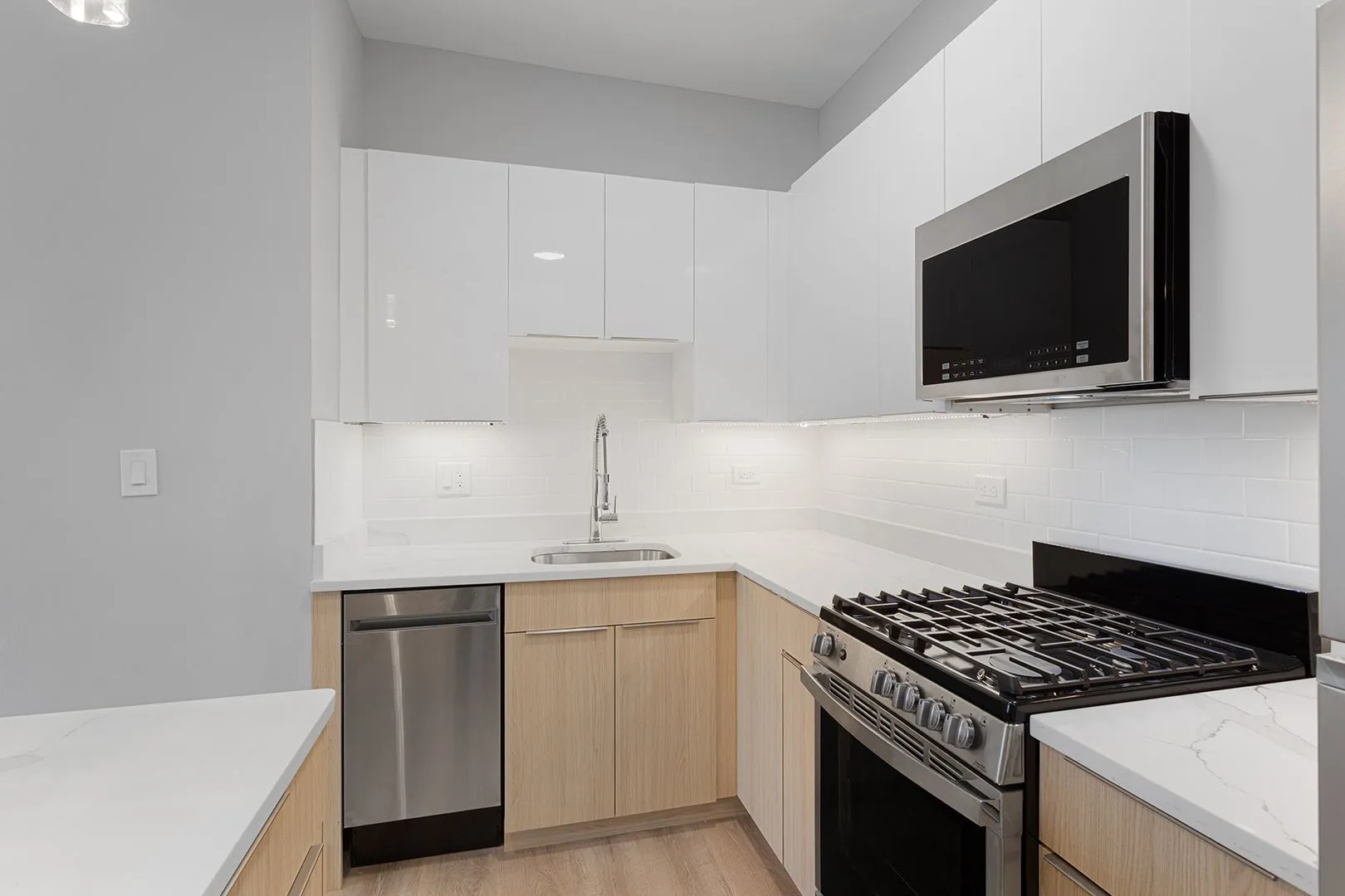 7600 N Sheridan Rd, ,  60626, USA 60626-unit#305-Chicago-IL