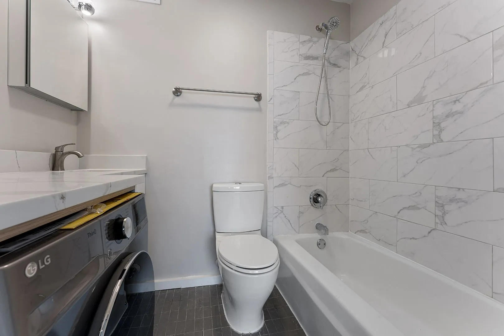 6166 N Sheridan Rd, ,  60660, USA 60660-unit#26L-Chicago-IL