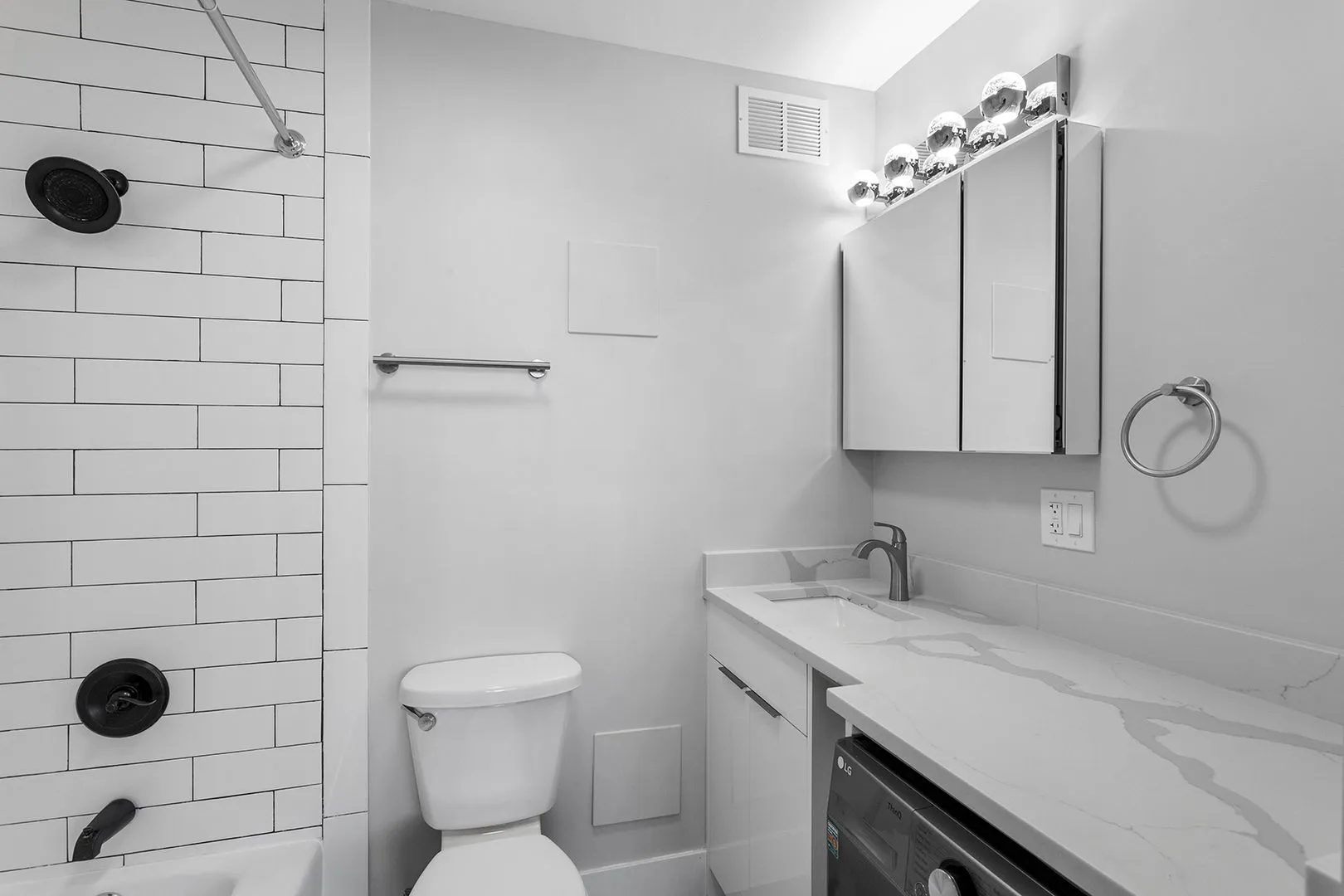 6166 N Sheridan Rd, ,  60660, USA 60660-unit#4J-Chicago-IL