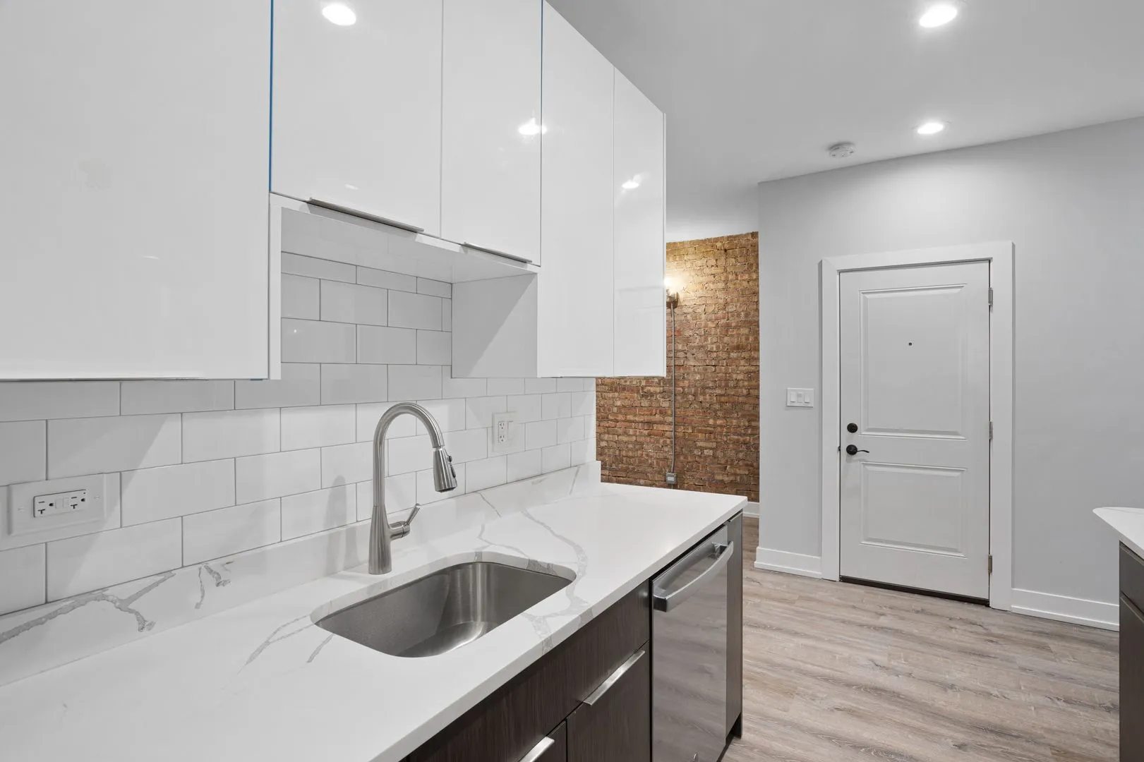 6956 N Wolcott Ave, , 60626, USA 60626-unit#1-Chicago-IL