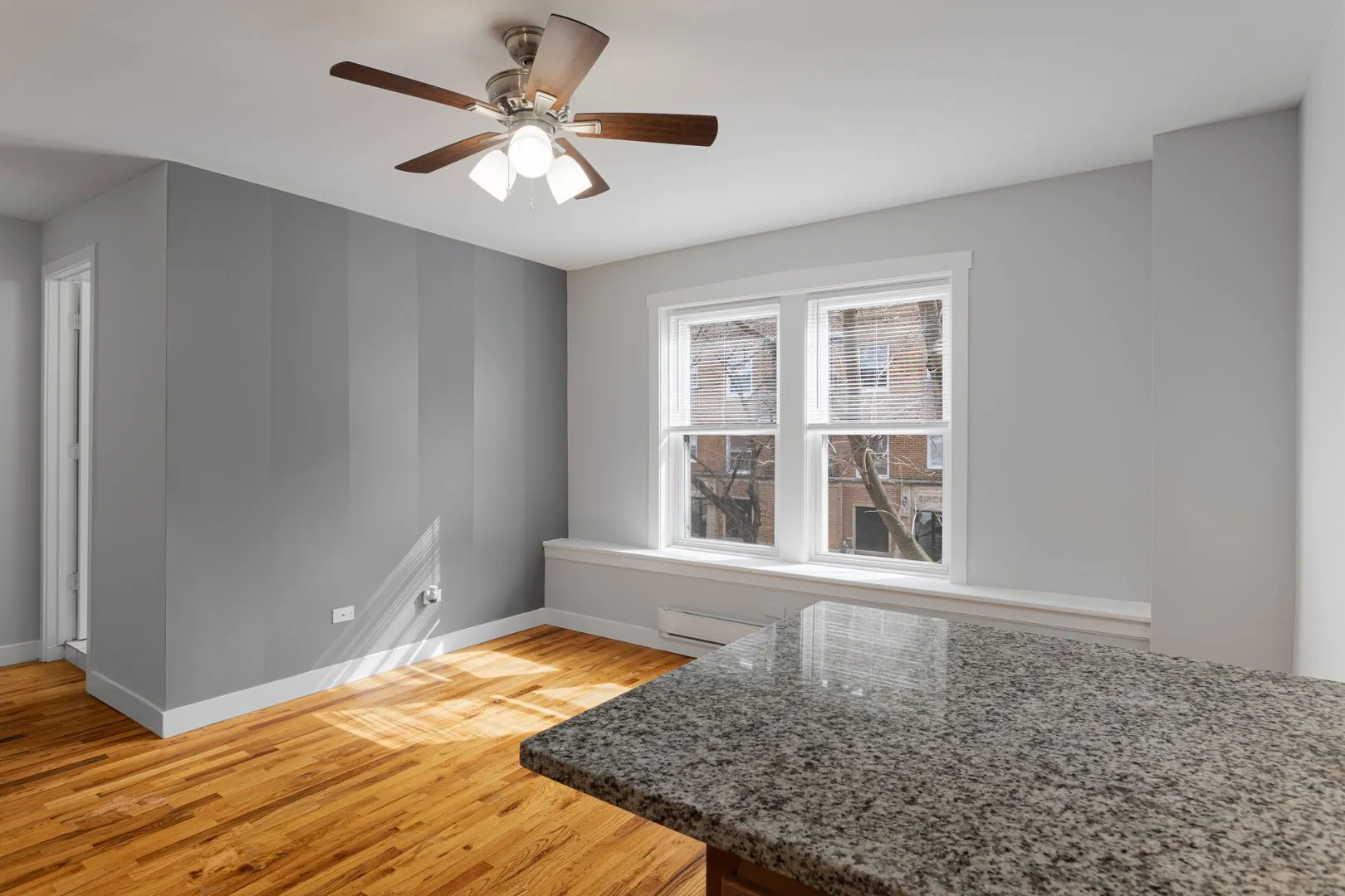 7450 N Greenview Ave, , 60626, USA 60626-unit#24-Chicago-IL