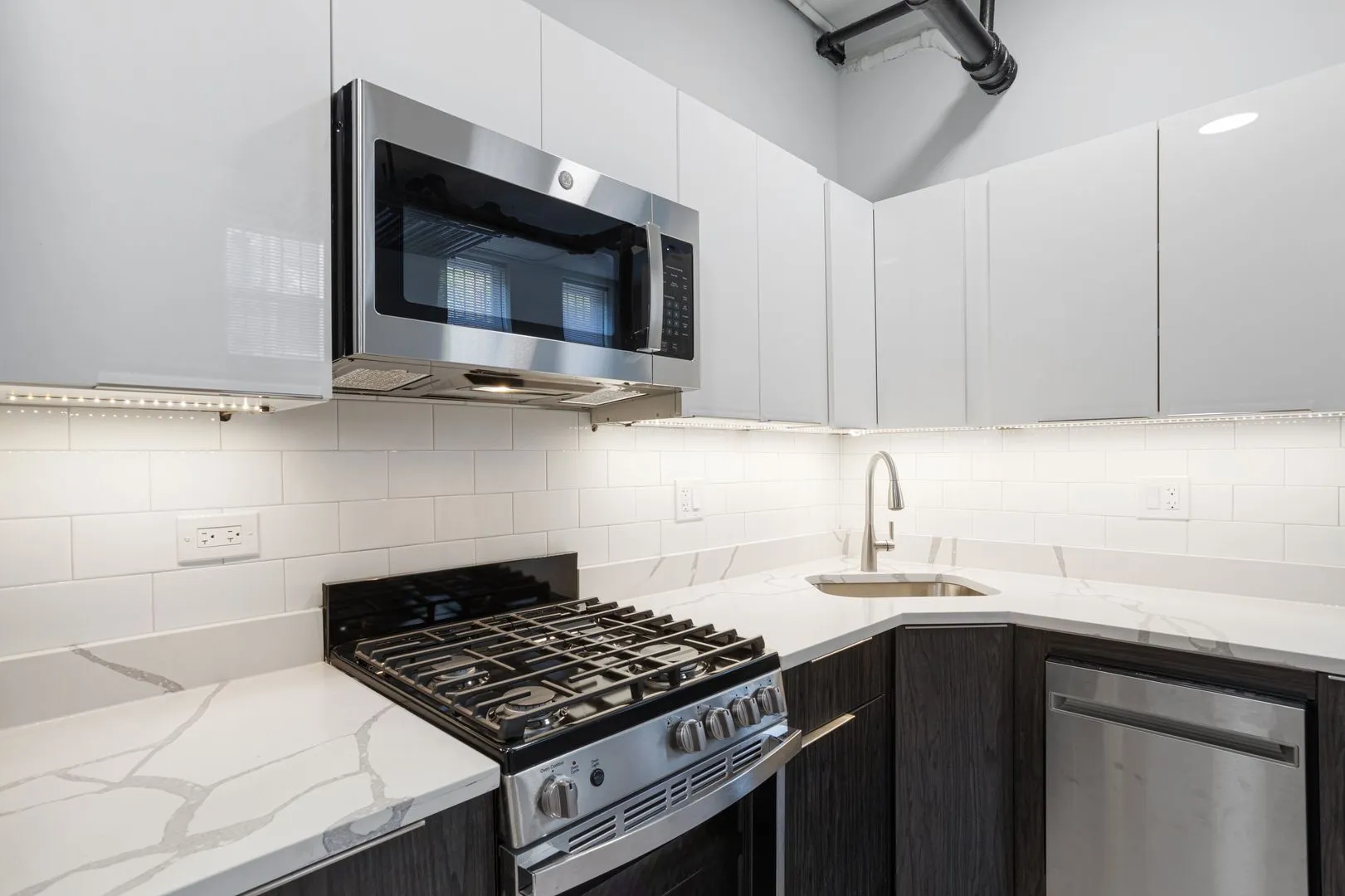 1649 W Jonquil Terrace, ,  60626, USA 60626-unit#GW-Chicago-IL