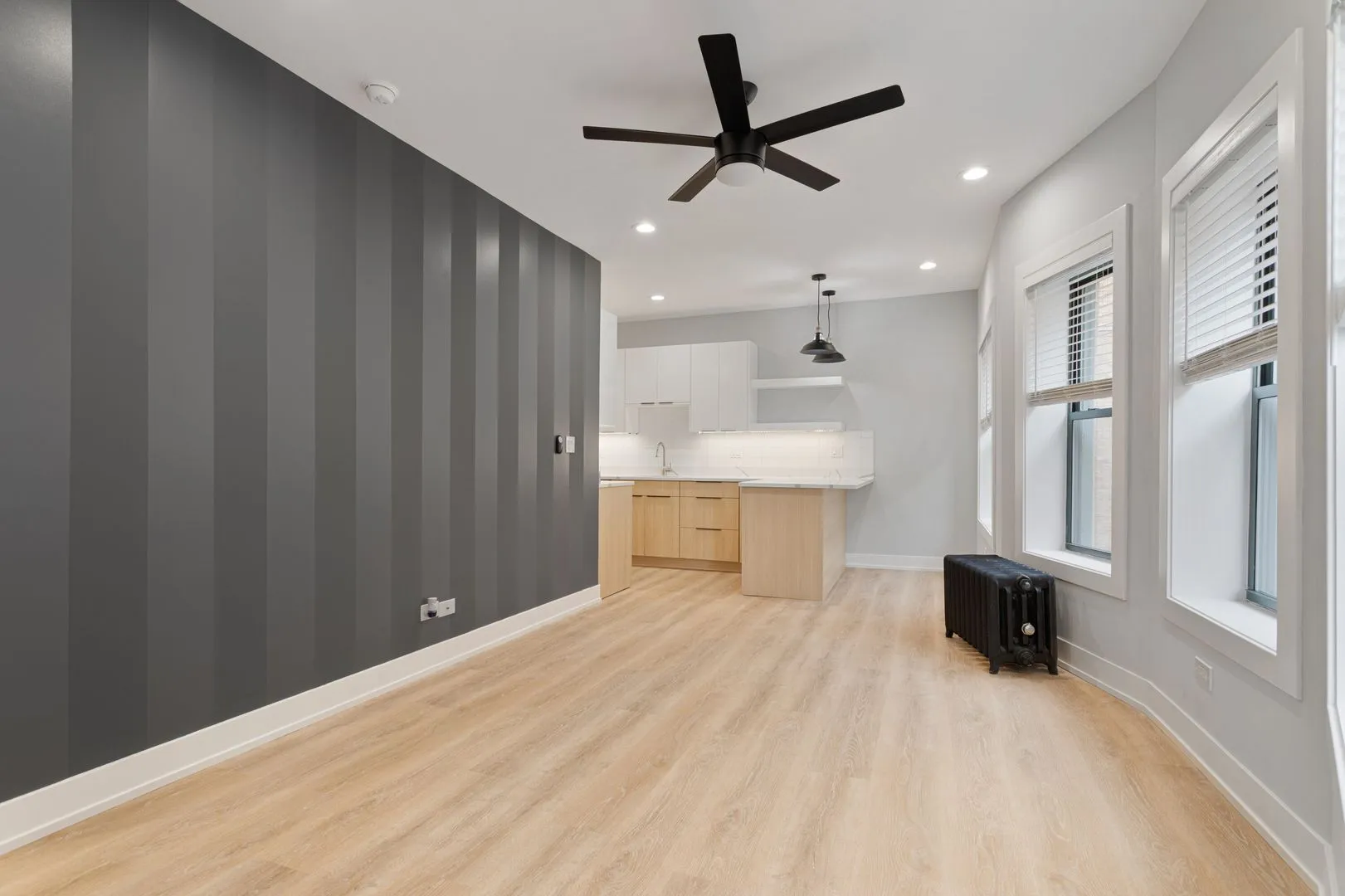 7736 N Eastlake Terrace, ,  60626, USA 60626-unit#2W-Chicago-IL