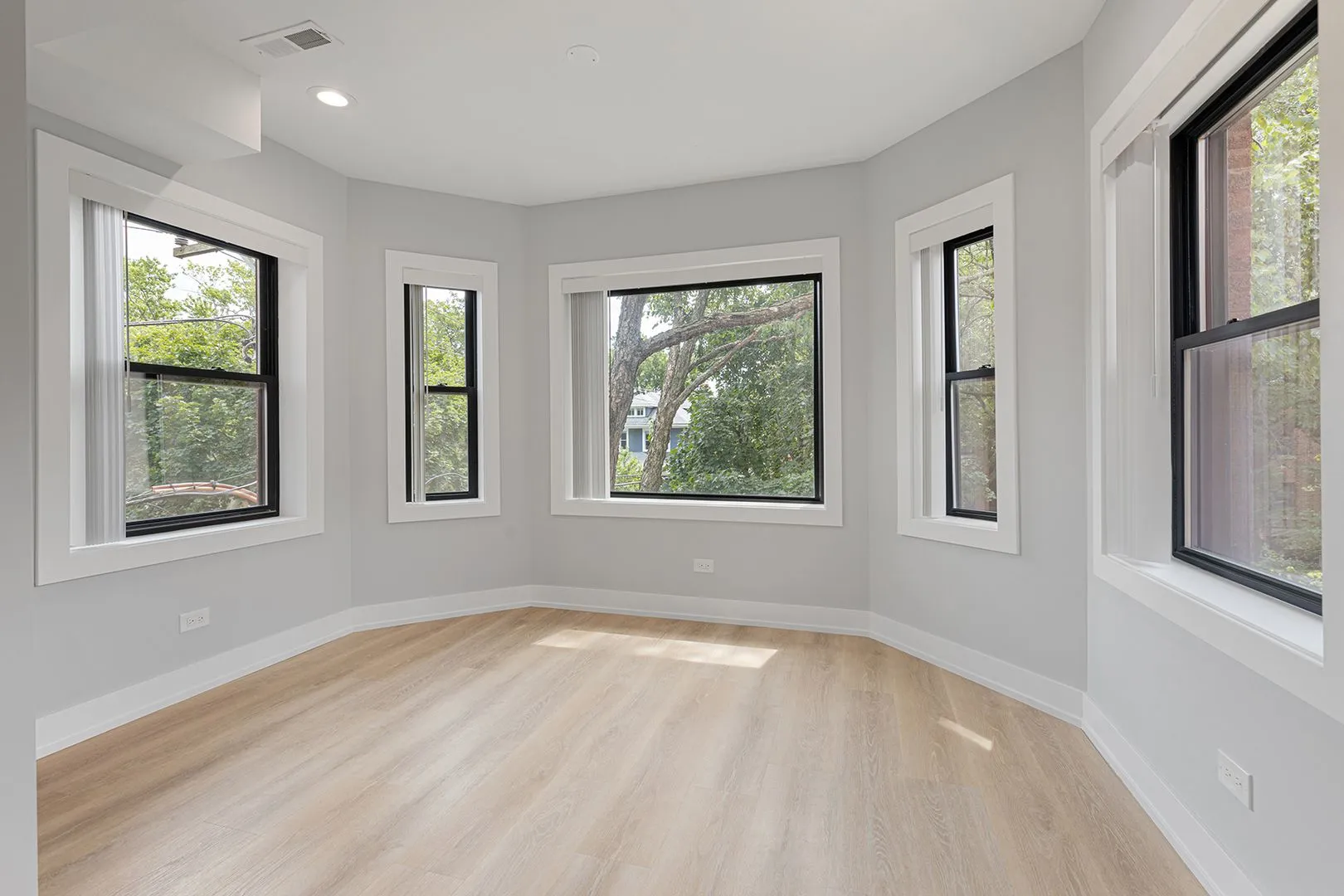 1548 W Juneway Terrace, , 60626, USA 60626-unit#1A-Chicago-IL