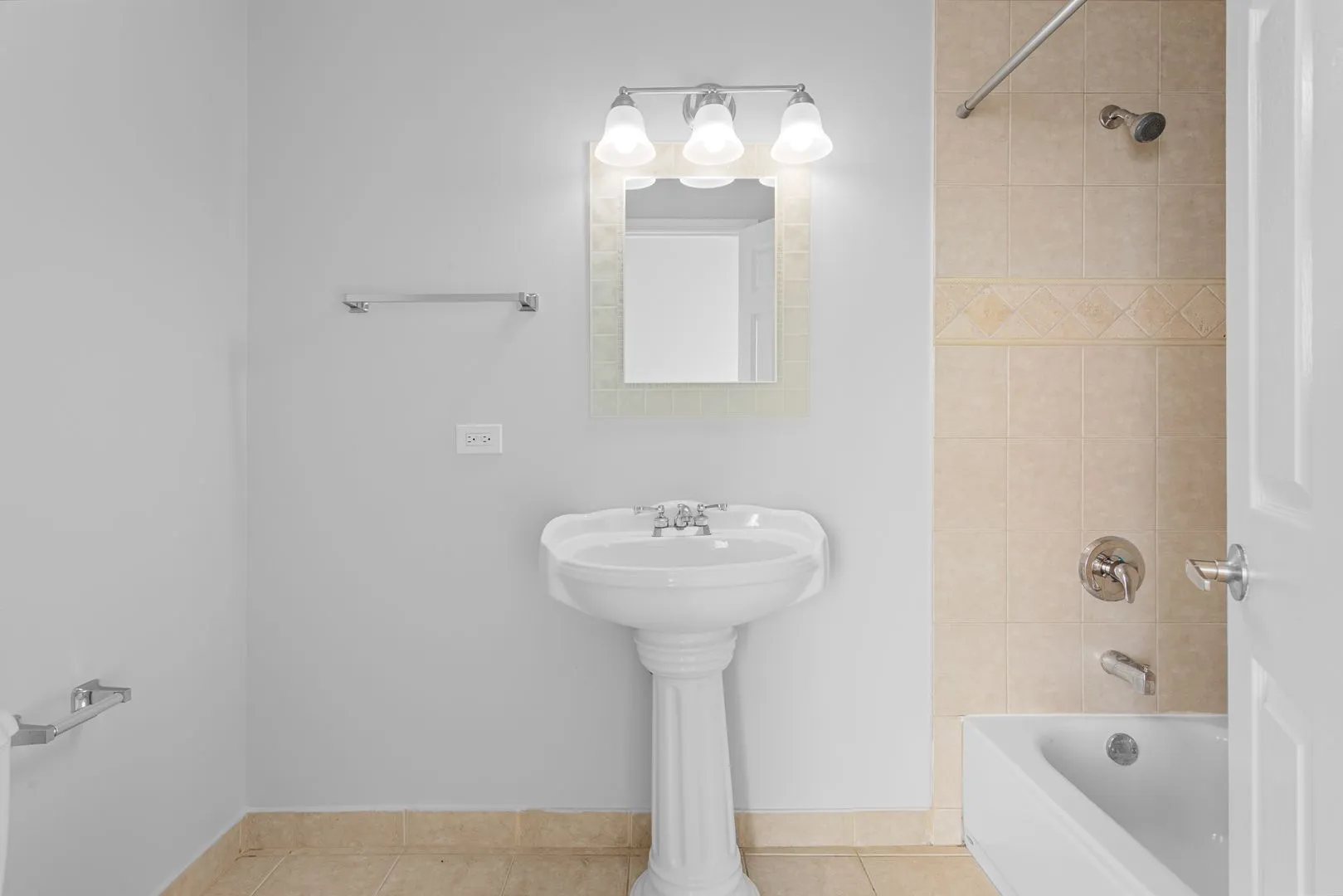 2451 W Howard St, ,  60645, USA 60645-unit#404-Chicago-IL