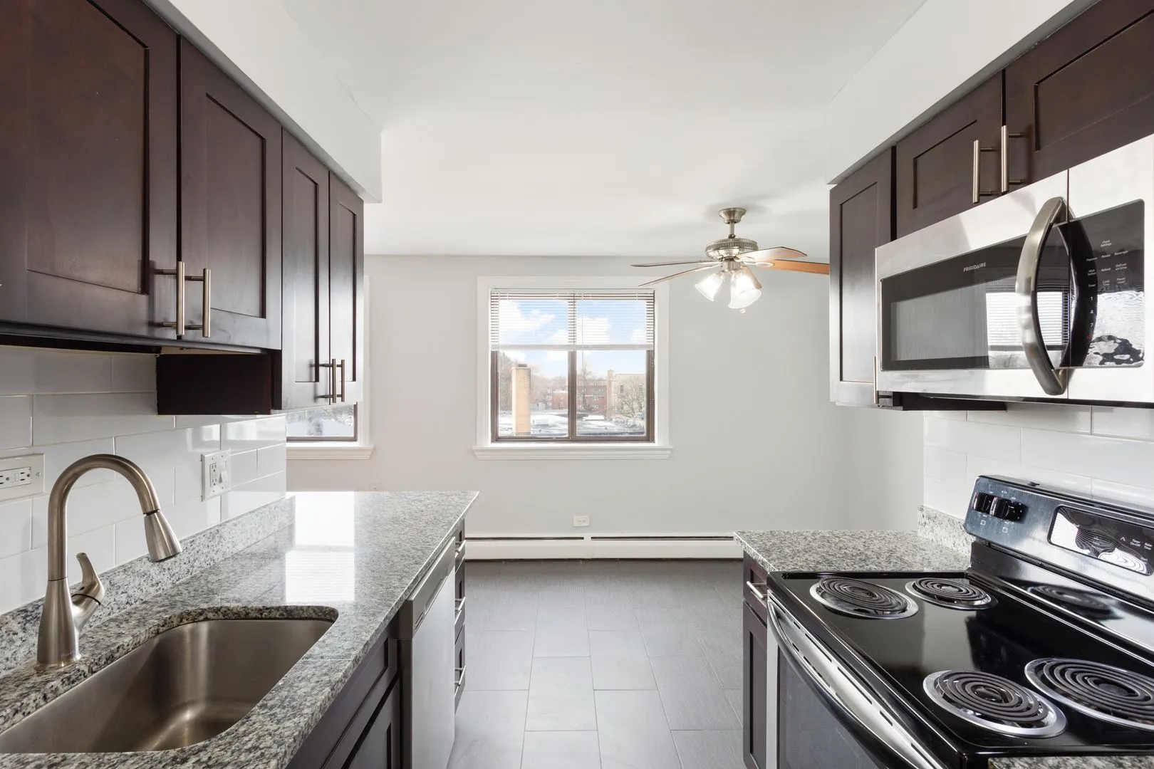 6826 N Ridge Blvd, , 60645, USA 60645-unit#404-Chicago-IL