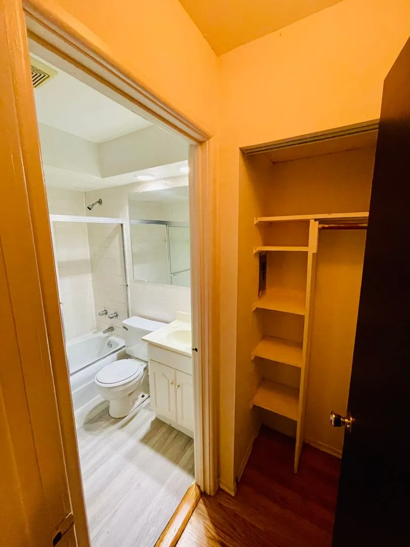 535 W Briar Pl, ,  60657, USA 60657-unit#450-Chicago-IL