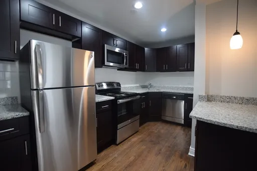 1608 W Sherwin Ave, , 60626, USA 60626-unit#303-Chicago-IL