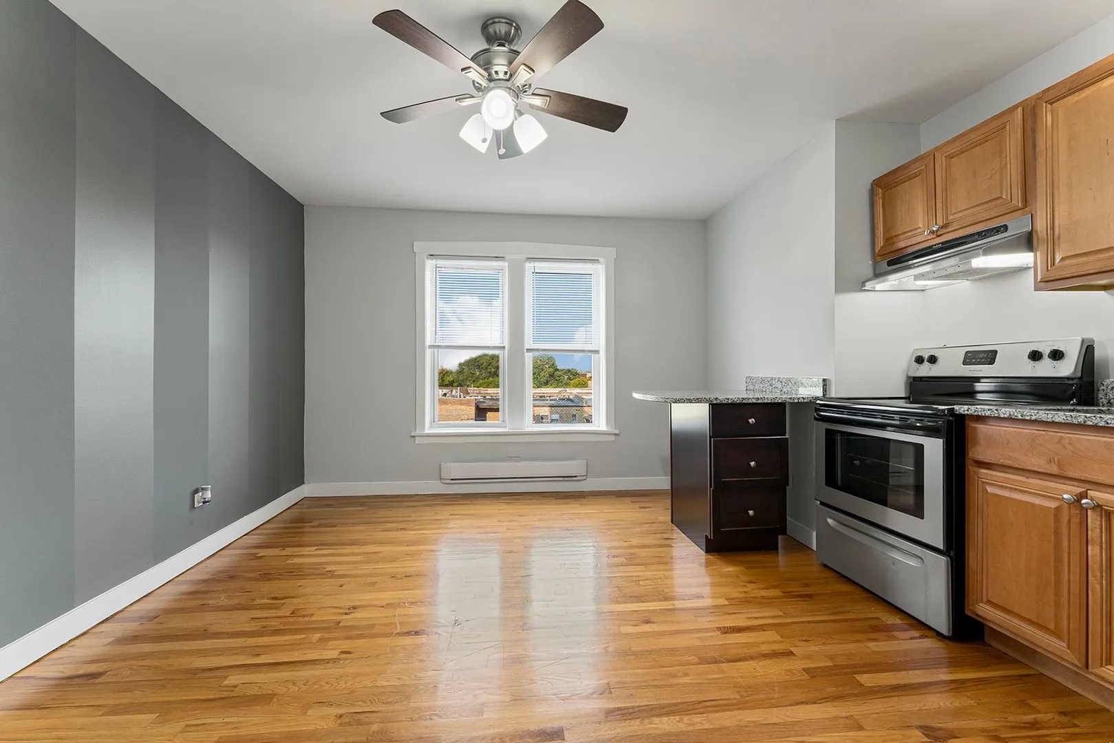 7450 N Greenview Ave, , 60626, USA 60626-unit#66-Chicago-IL