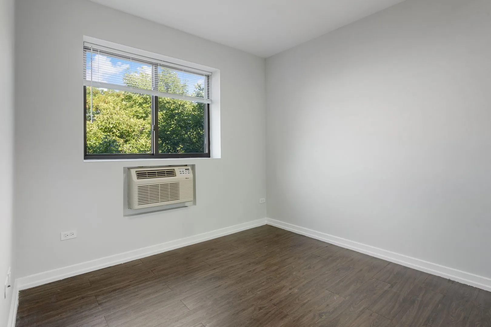 5411 N Winthrop Ave, ,  60640, USA 60640-unit#202-Chicago-IL