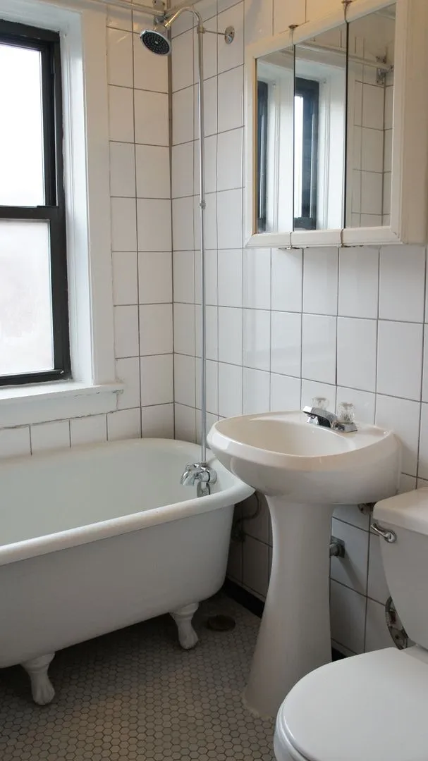 3300 W Schubert Ave, ,  60647, USA 60647-unit#1C-Chicago-IL