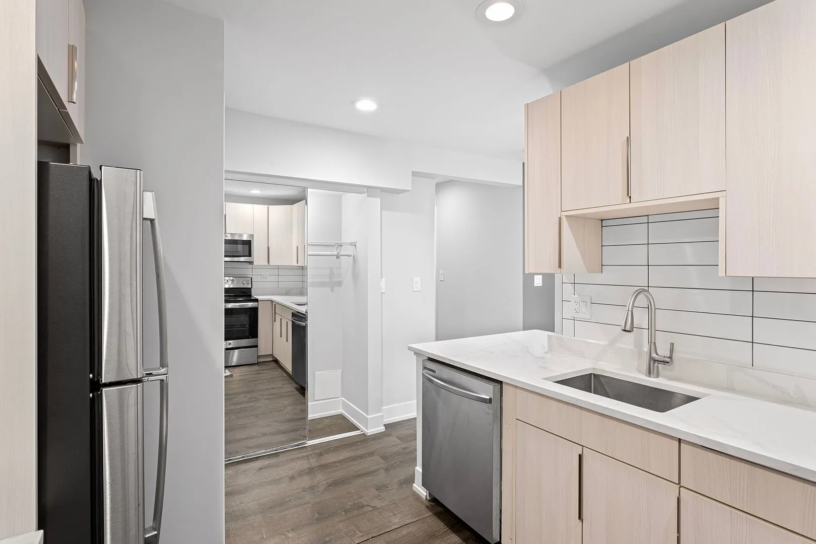 1301 W Estes Ave, ,  60626, USA 60626-unit#3W-Chicago-IL