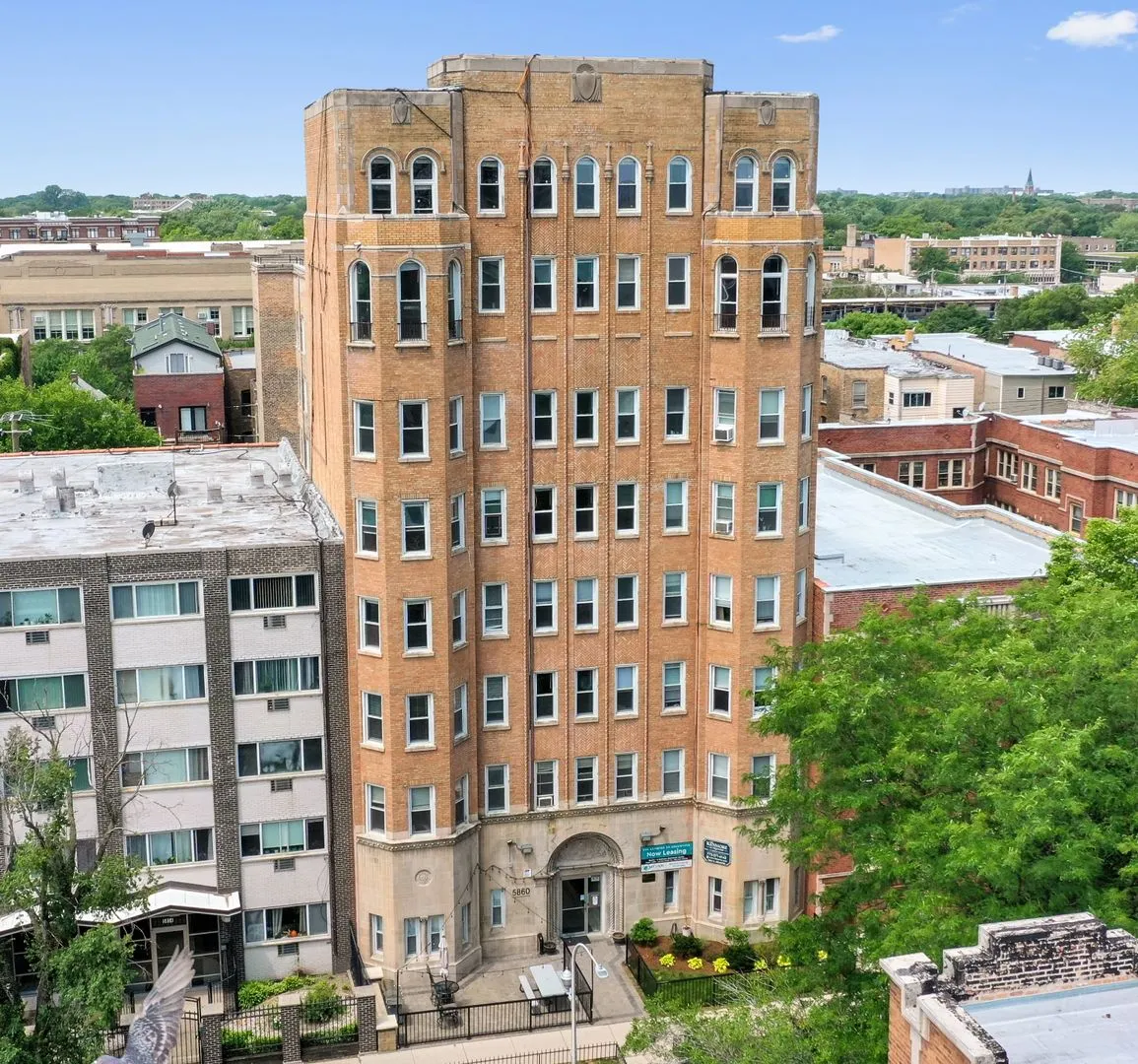 5860 N Kenmore Ave, ,  60660, USA 60660-unit#303-Chicago-IL