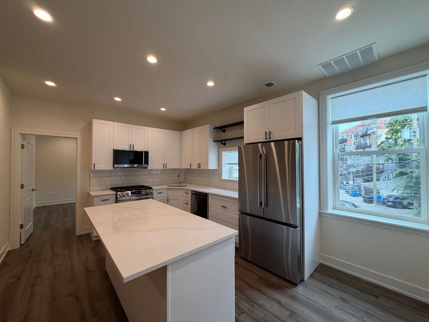 916 W Belmont Ave, , 60657, USA 60657-unit#2N-Chicago-IL