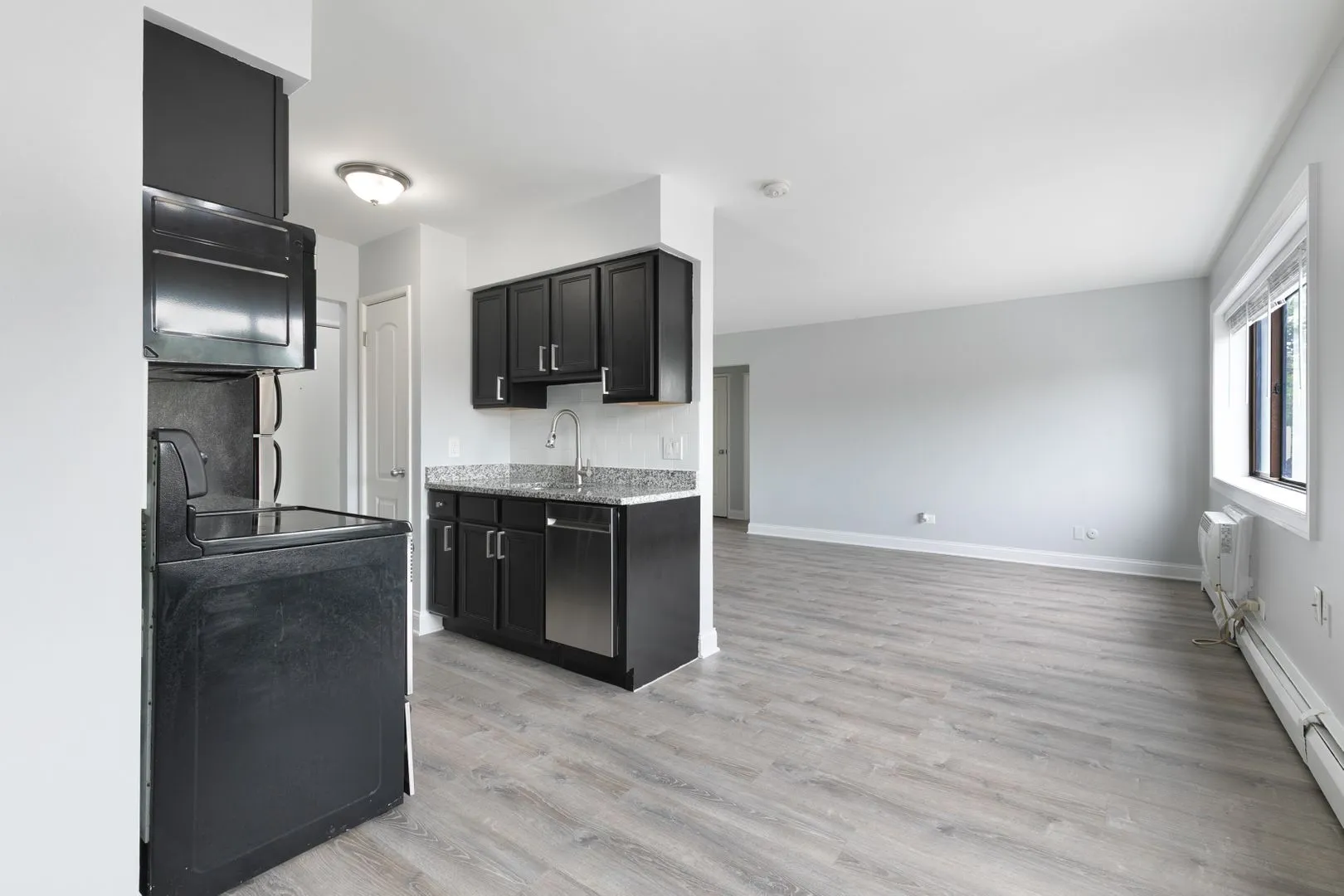6826 N Ridge Blvd, , 60645, USA 60645-unit#204-Chicago-IL