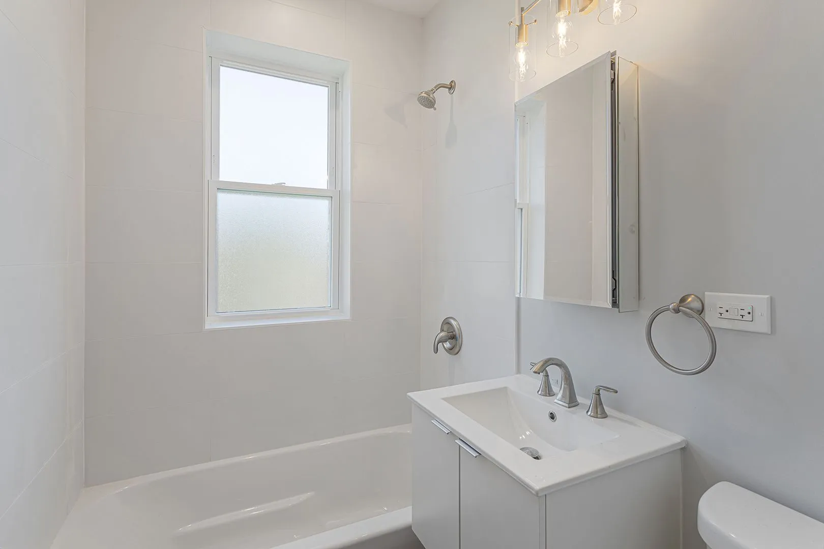 7387 N Damen Ave, ,  60645, USA 60645-unit#3E-Chicago-IL