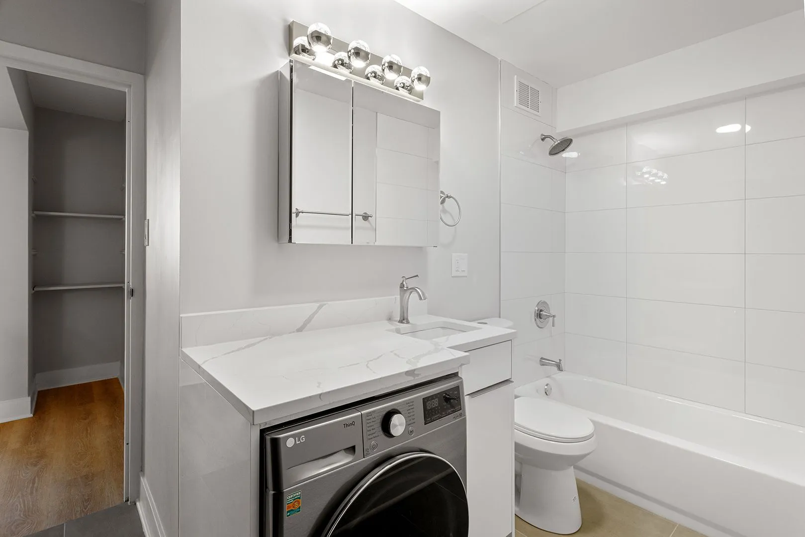 6166 N Sheridan Rd, , 60660, USA 60660-unit#20C-Chicago-IL