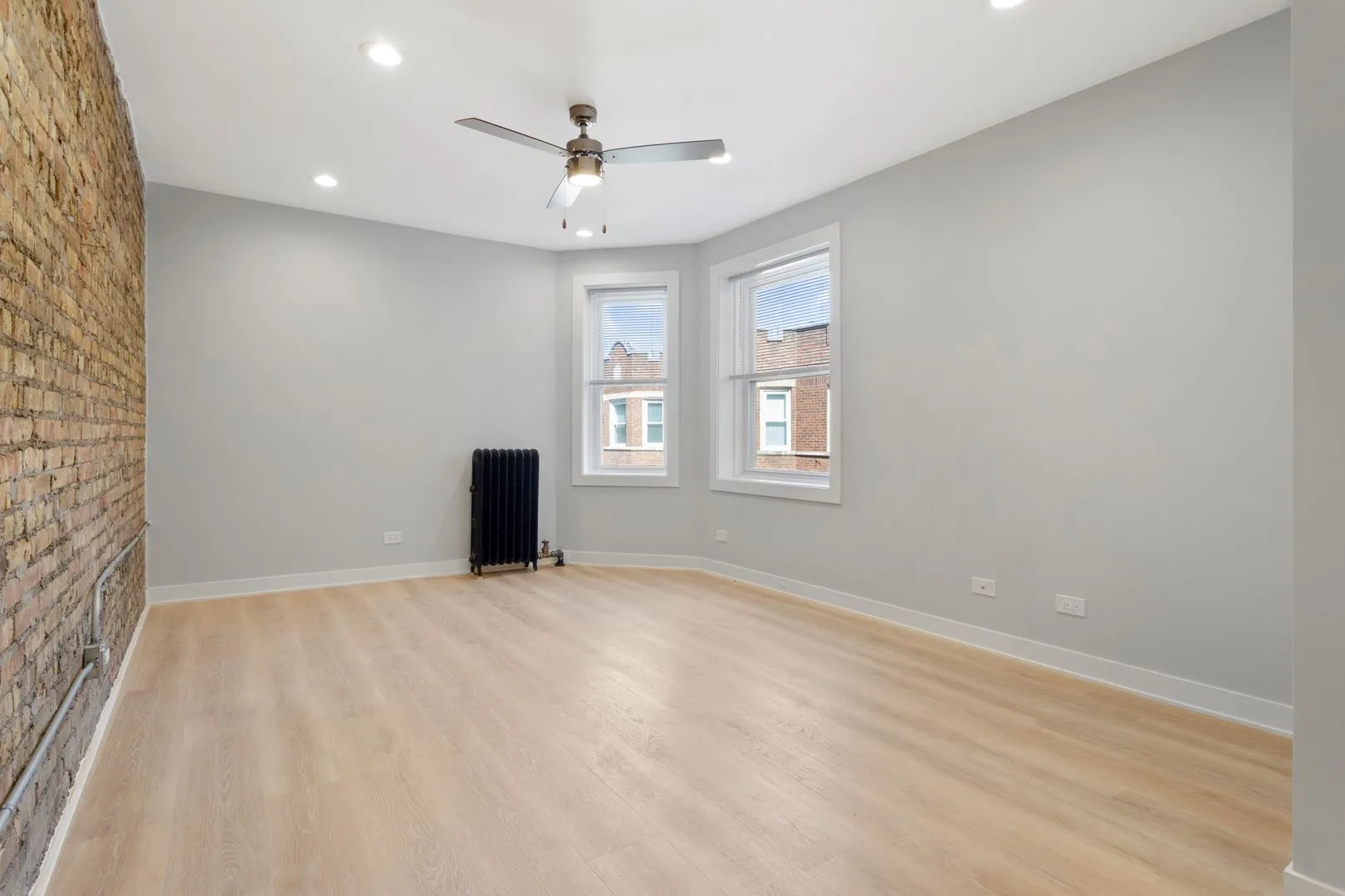 7383 N Damen Ave, ,  60645, USA 60645-unit#2E-Chicago-IL