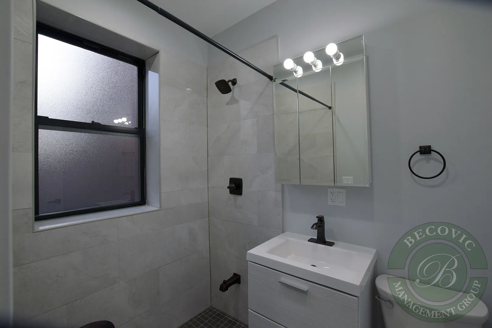 6111 N Winthrop Ave, ,  60660, USA 60660-unit#1ST FLOOR-Chicago-IL