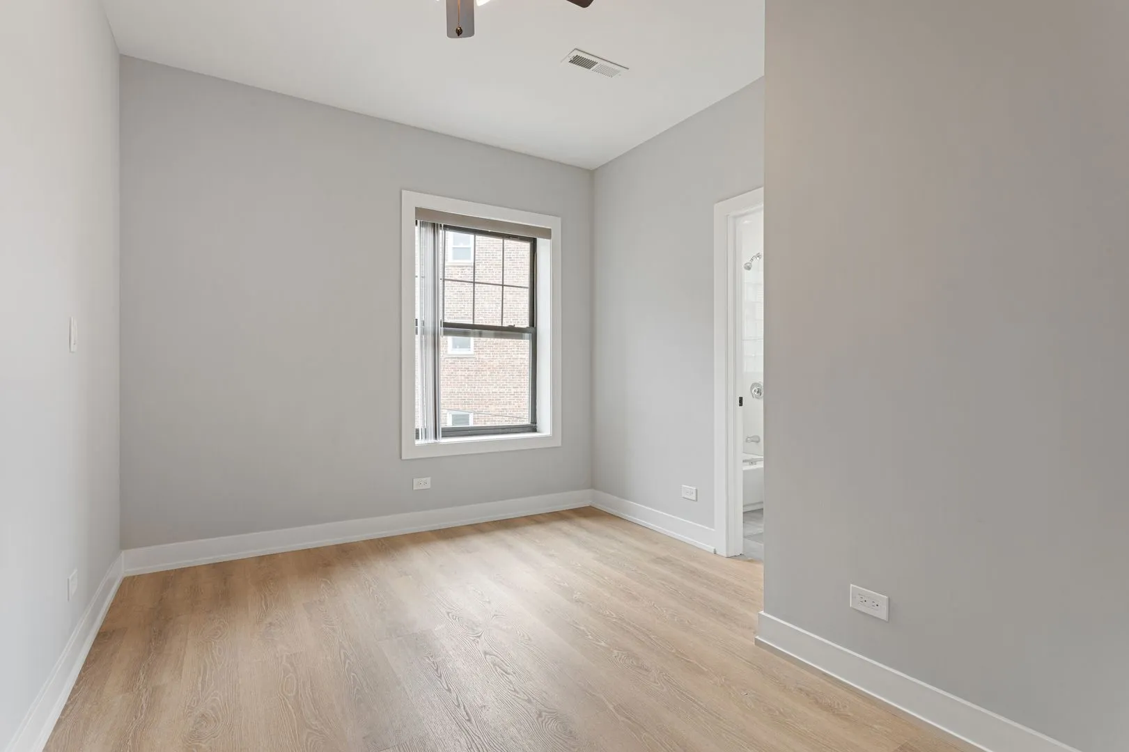 7663 N Rogers Ave, , 60626, USA 60626-unit#3-Chicago-IL