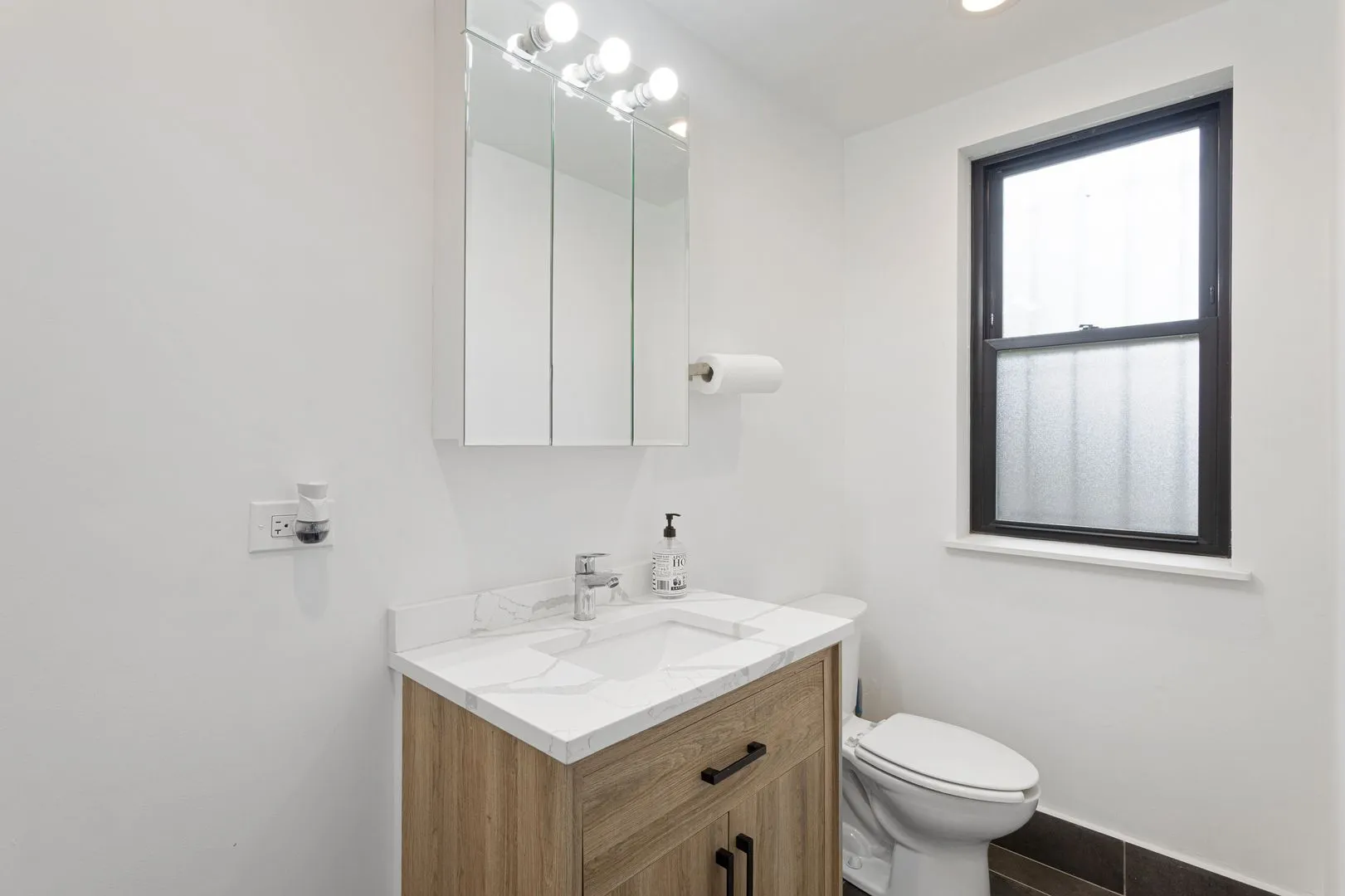 6026 N Winthrop Ave, ,  60660, USA 60660-unit#1C-Chicago-IL