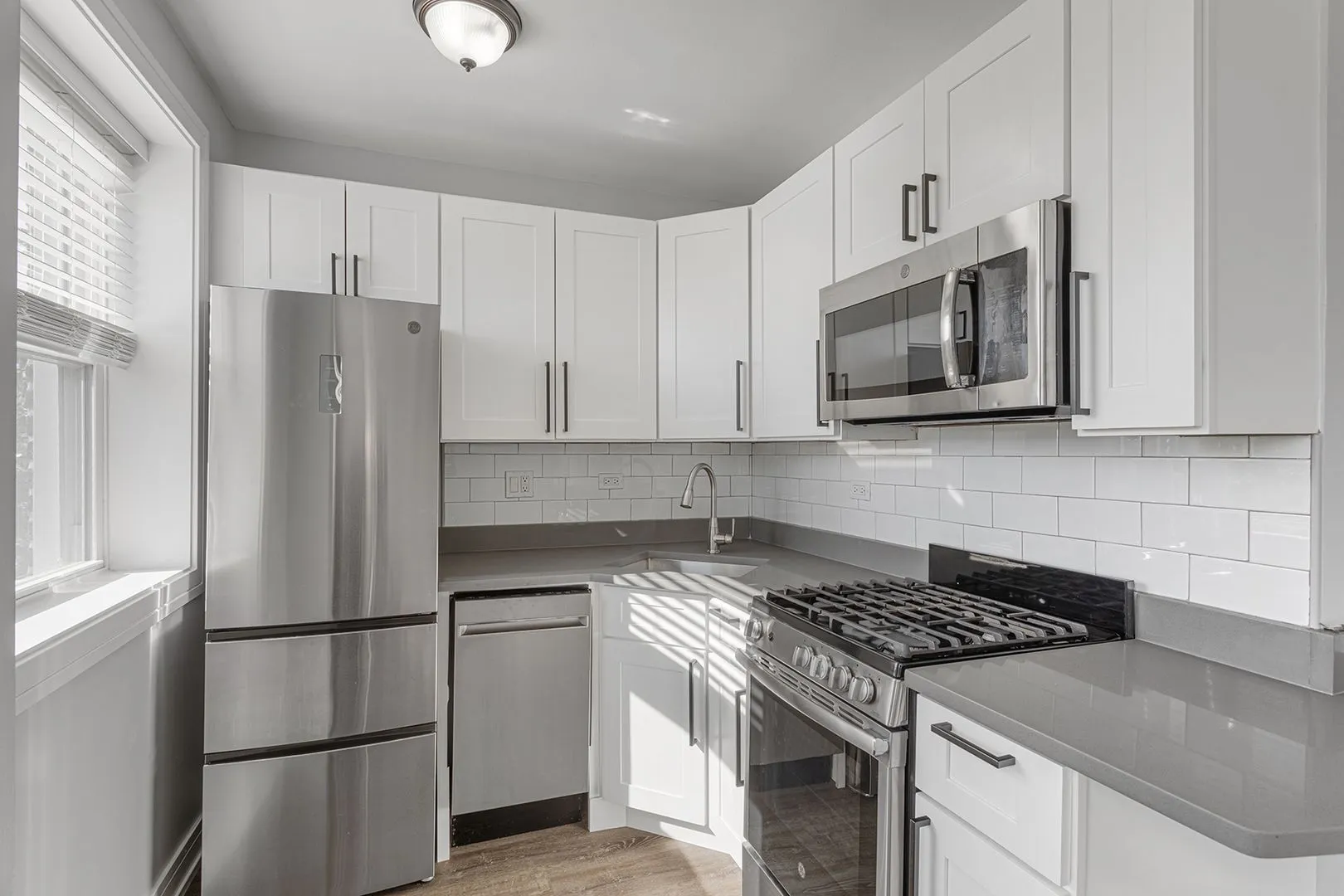 1521 W Sherwin Ave, ,  60626, USA 60626-unit#504-Chicago-IL