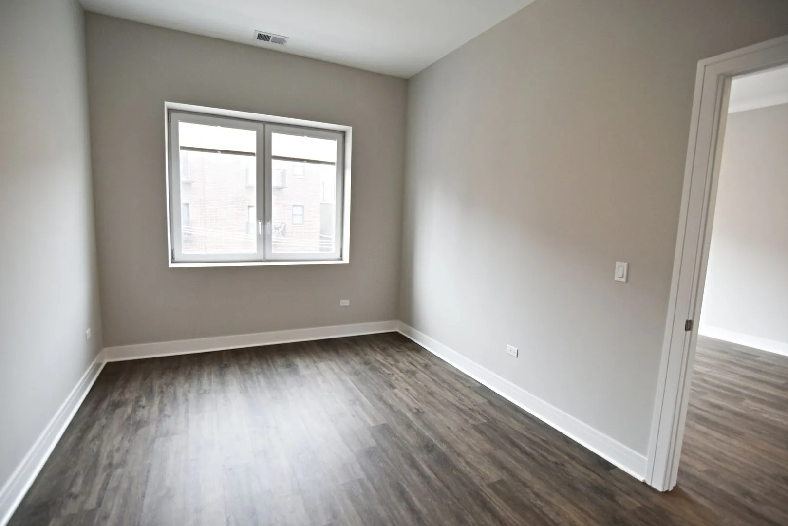 927 W Irving Park Rd, ,  60613, USA 60613-unit#927-206-Chicago-IL