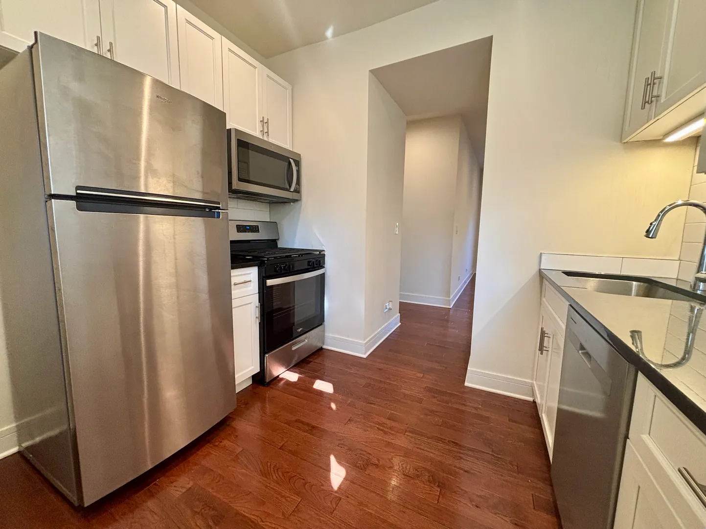 1159 W Lunt Ave, ,  60626, USA 60626-unit#3RD FLOOR-Chicago-IL