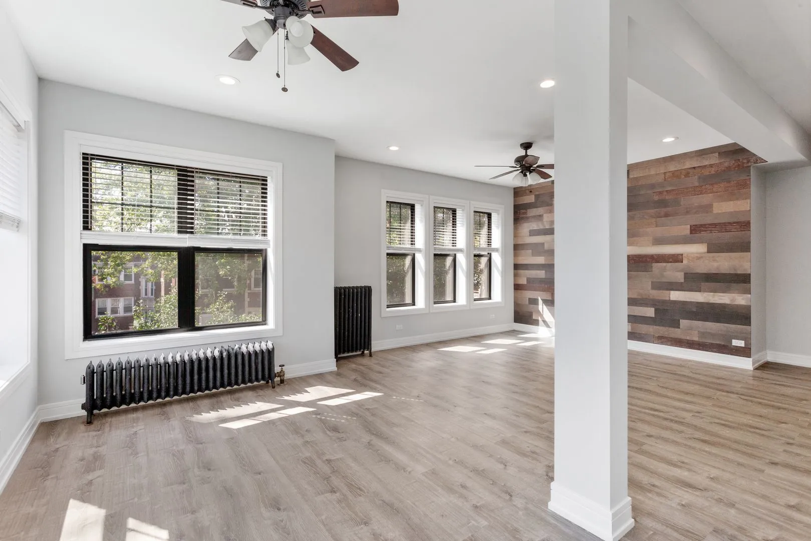 1062 W Glenlake Ave 3rd floor, , 60660, USA 60660-Chicago-IL