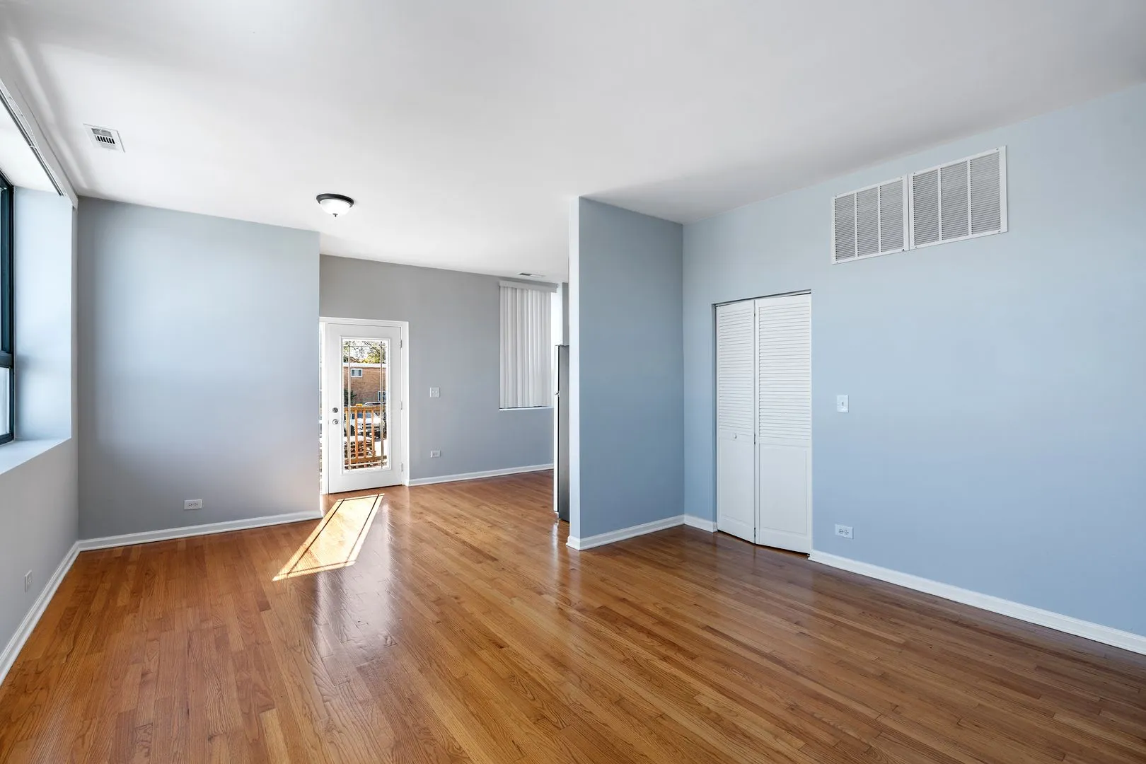 2451 W Howard St, ,  60645, USA 60645-unit#112-Chicago-IL