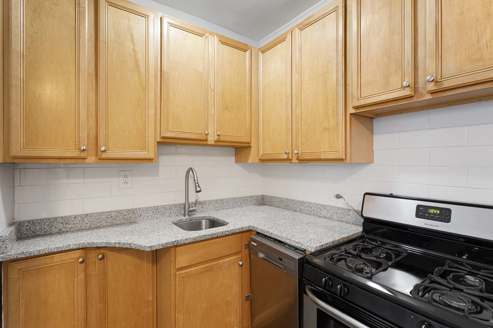 6114 1/2 N Winthrop Ave, ,  60660, USA 60660-unit#2N-Chicago-IL