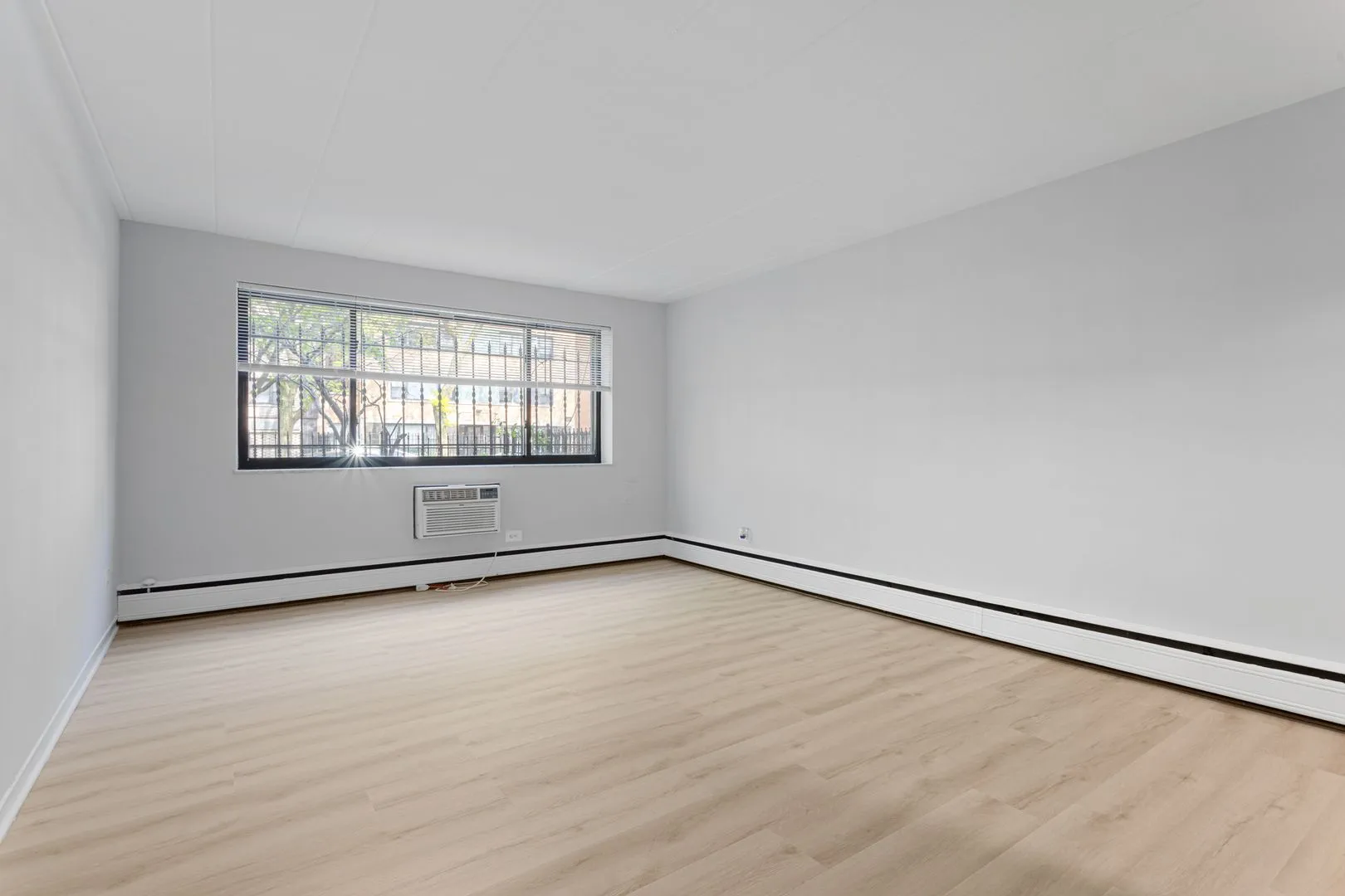 6012 N Kenmore Ave, , 60660, USA 60660-unit#1C-Chicago-IL