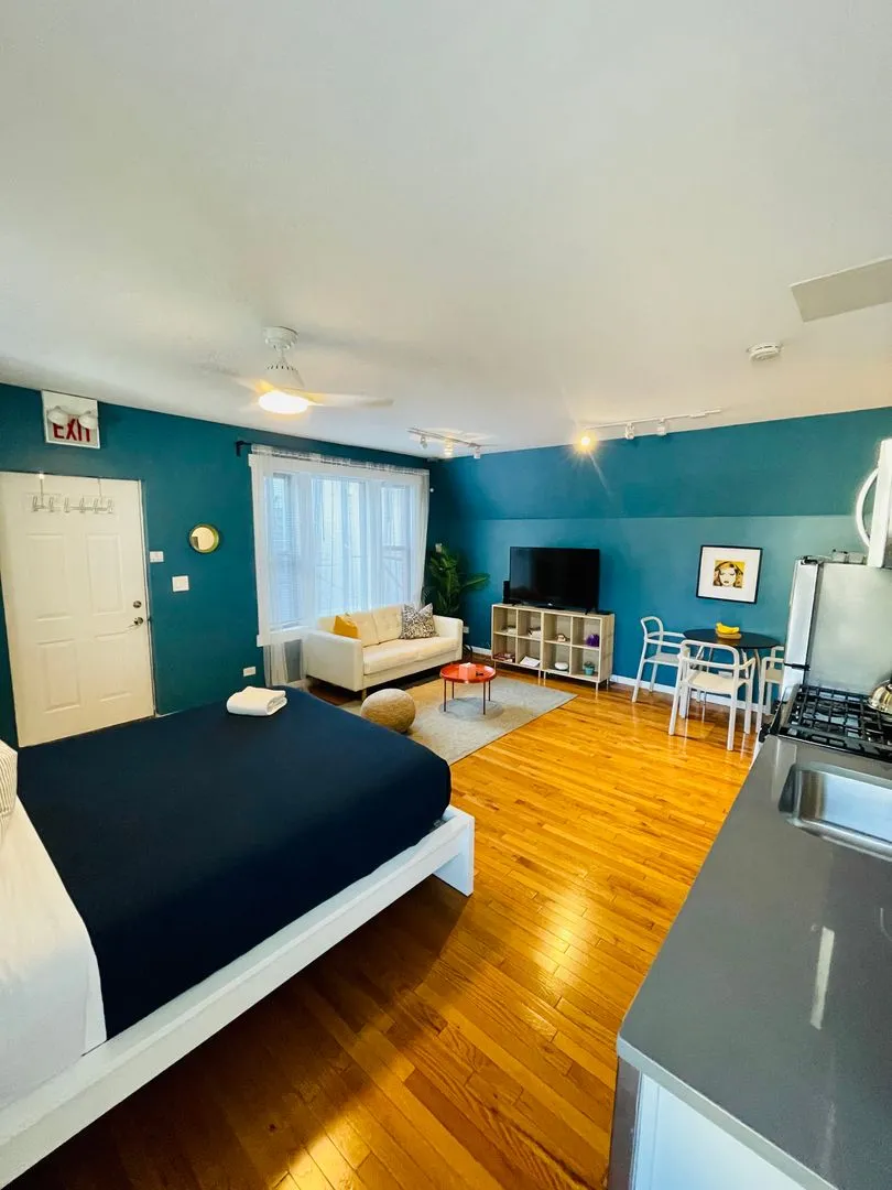 1742 W Division St, ,  60622, USA 60622-unit#1742-COACH-Chicago-IL