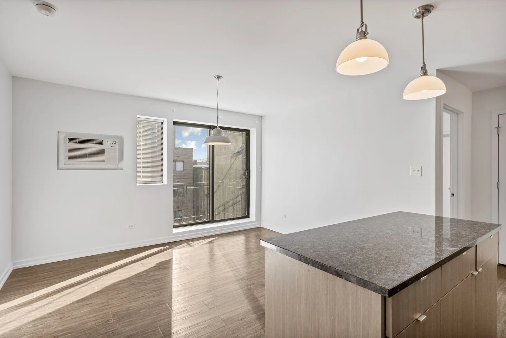 5411 N Winthrop Ave, ,  60640, USA 60640-unit#524-Chicago-IL