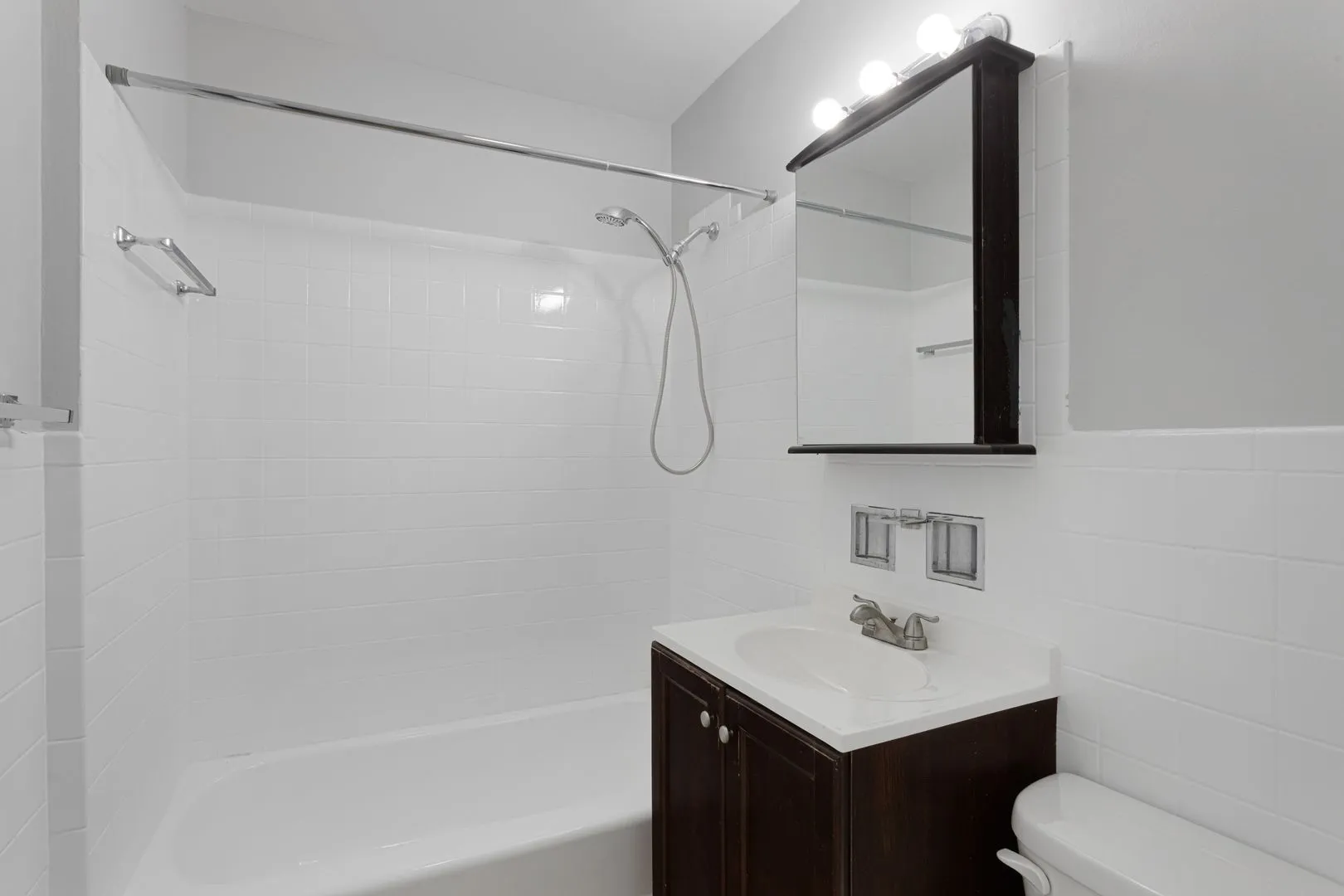 6021 N Winthrop Ave, ,  60660, USA 60660-unit#207-Chicago-IL