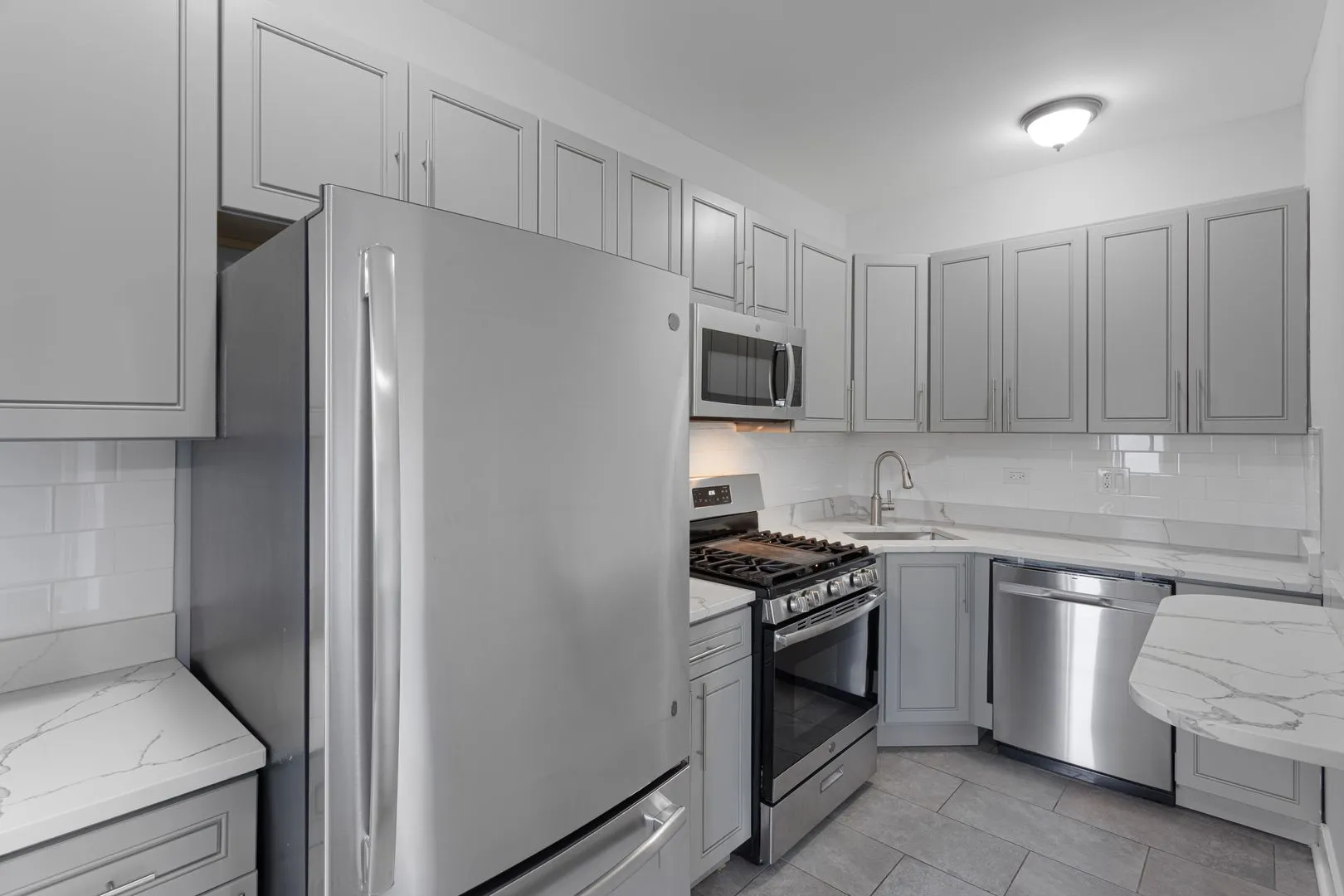 1608 W Sherwin Ave, , 60626, USA 60626-unit#210-Chicago-IL