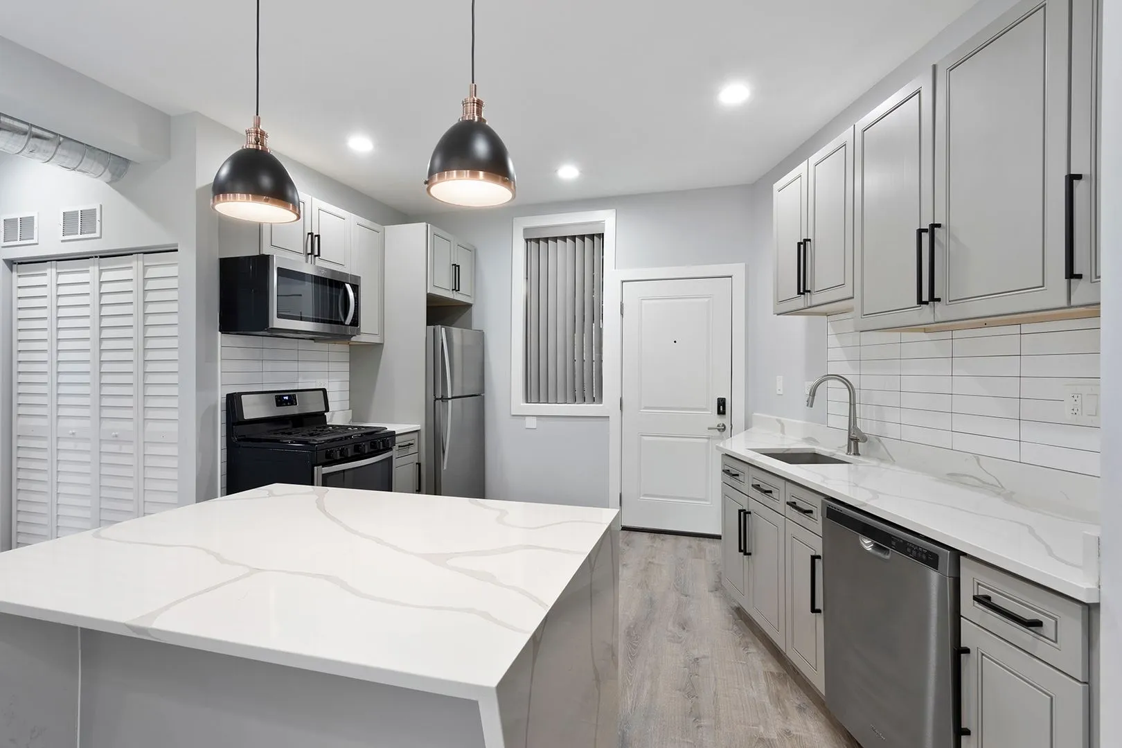 7644 N Eastlake Terrace, , 60626, USA 60626-unit#2-Chicago-IL