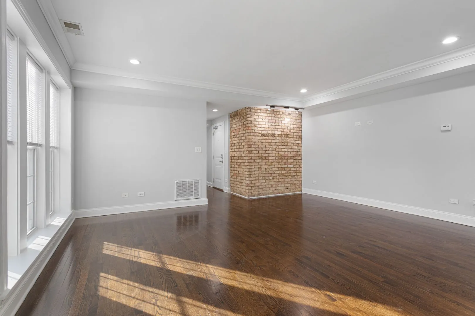 7722 N Ashland Ave, ,  60626, USA 60626-unit#H2-Chicago-IL
