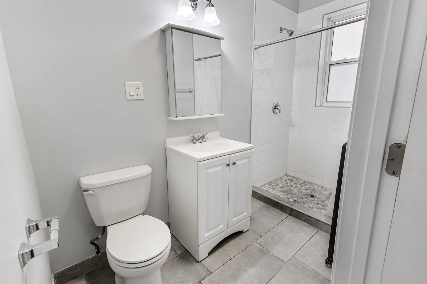 6112 N Winthrop Ave, , 60660, USA 60660-unit#1W-Chicago-IL