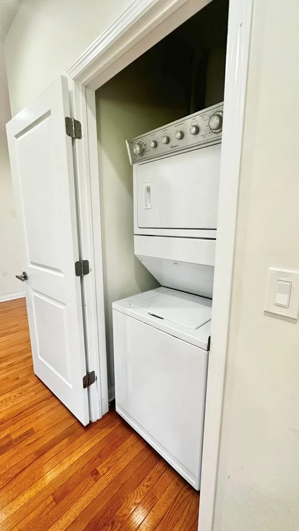 1157 W Lunt Ave, ,  60626, USA 60626-unit#3RD FLOOR-Chicago-IL