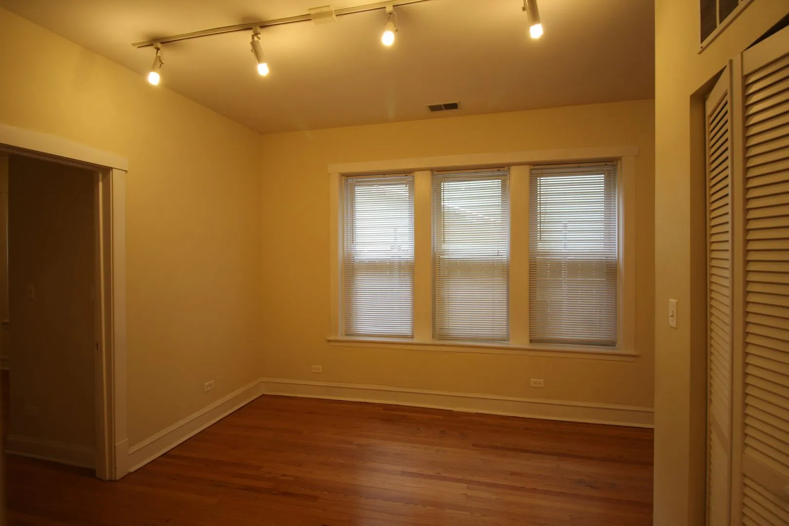 3767 N Pulaski Rd, , 60641, USA 60641-unit#2R-Chicago-IL