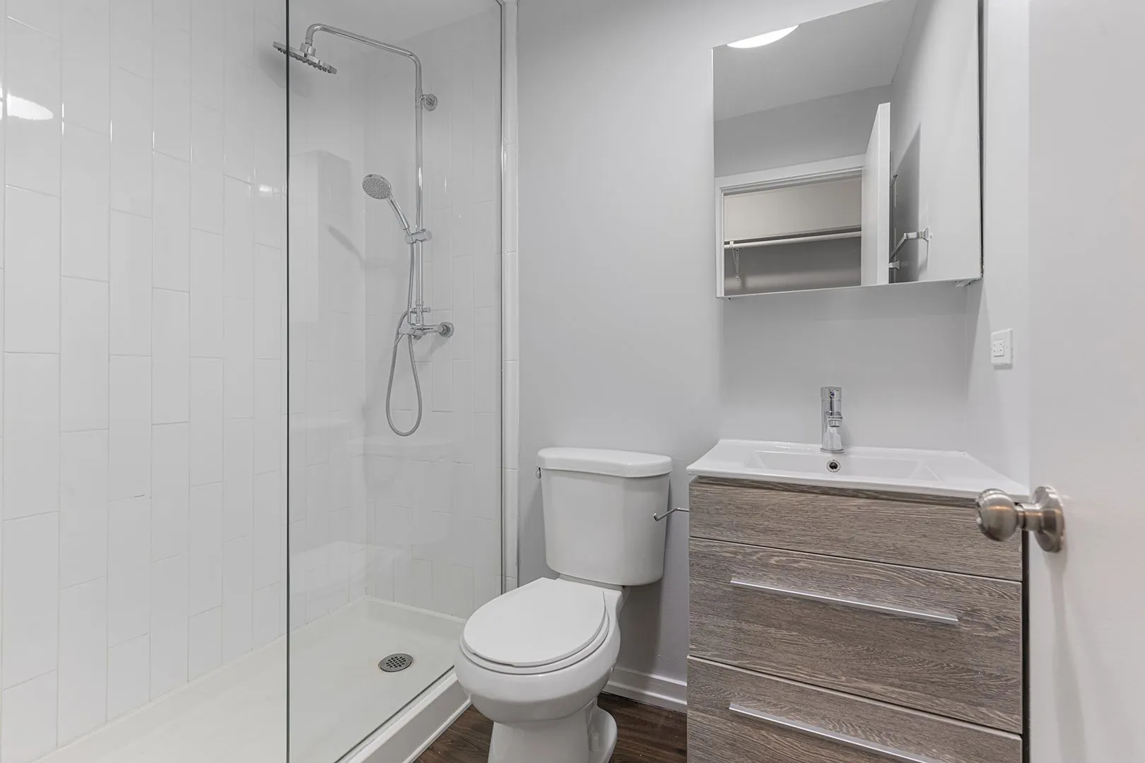 6134 N Kenmore Ave, , 60660, USA 60660-unit#406-Chicago-IL