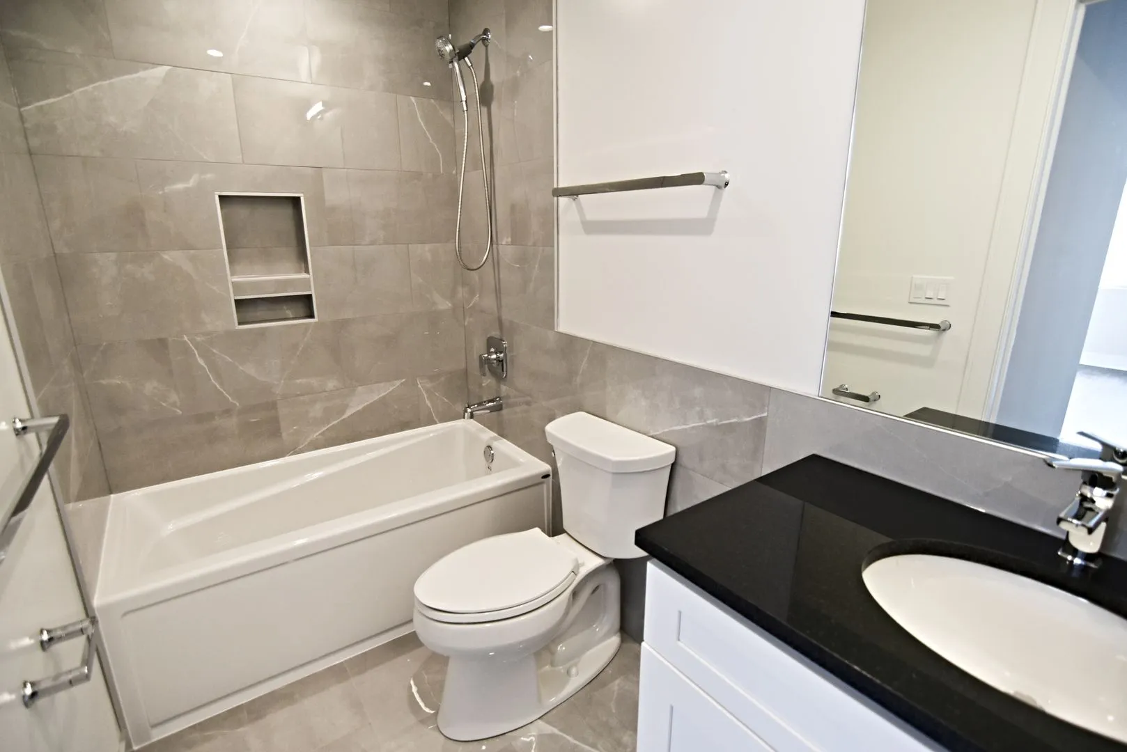 N Broadway, , , USA IL-unit#3833-405-Chicago-IL