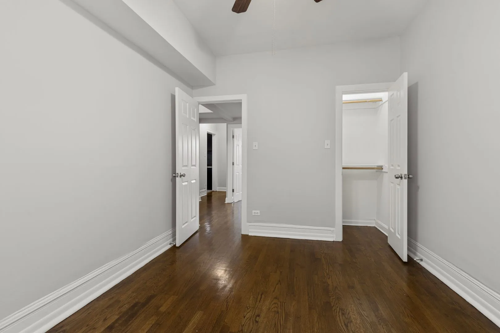 1112 W Glenlake Ave 2nd floor, ,  60660, USA 60660-Chicago-IL