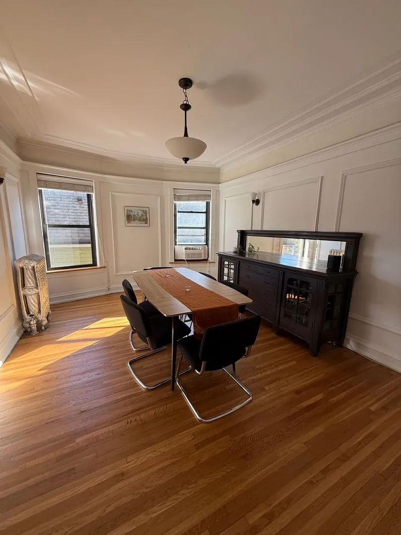 856 W Wolfram St, , 60657, USA 60657-unit#2E-Chicago-IL